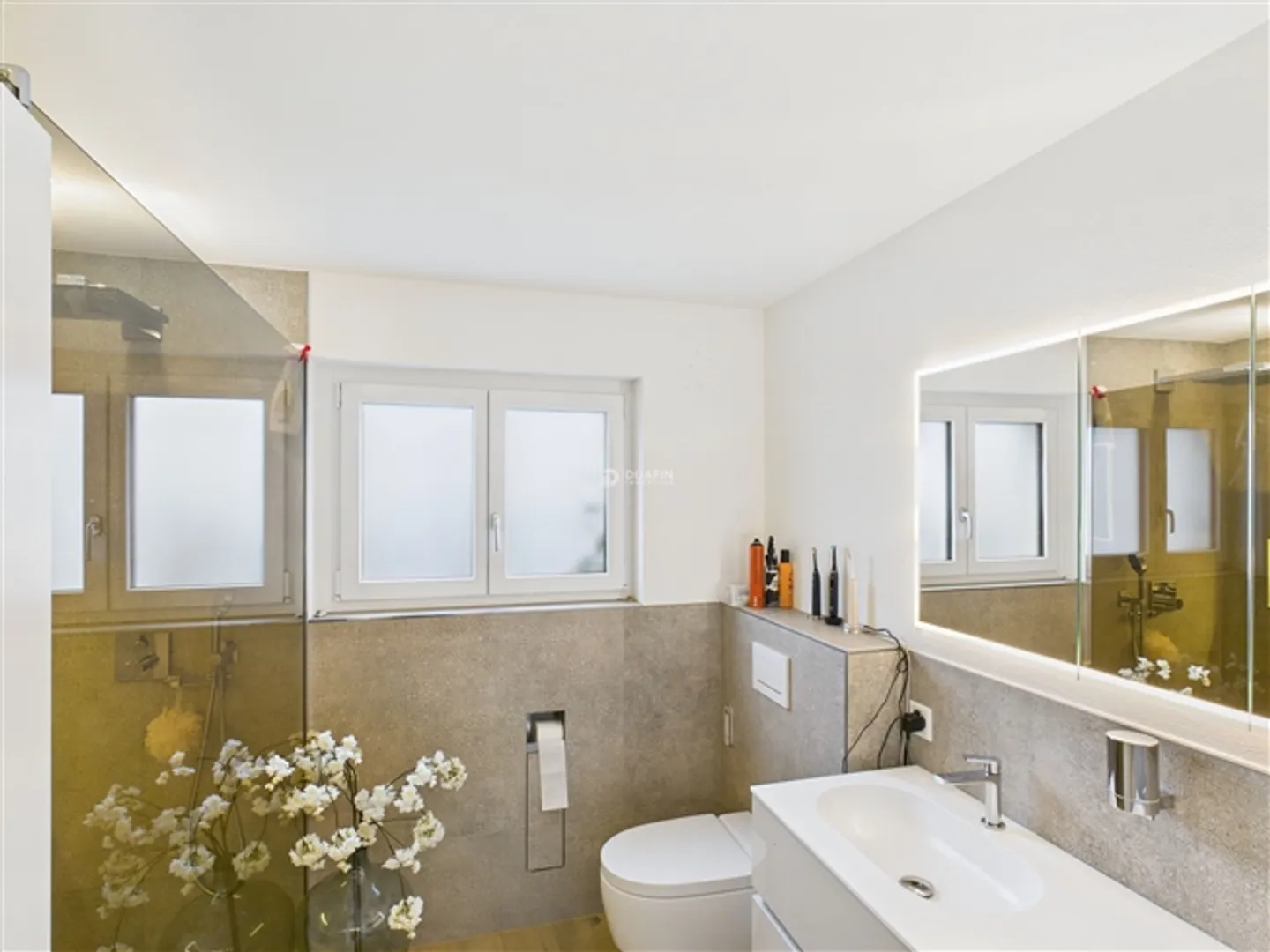 Maison individuelle rénovée de 5,5 pièces avec vue dégagée à Safenwil - Photo 7 sur 13