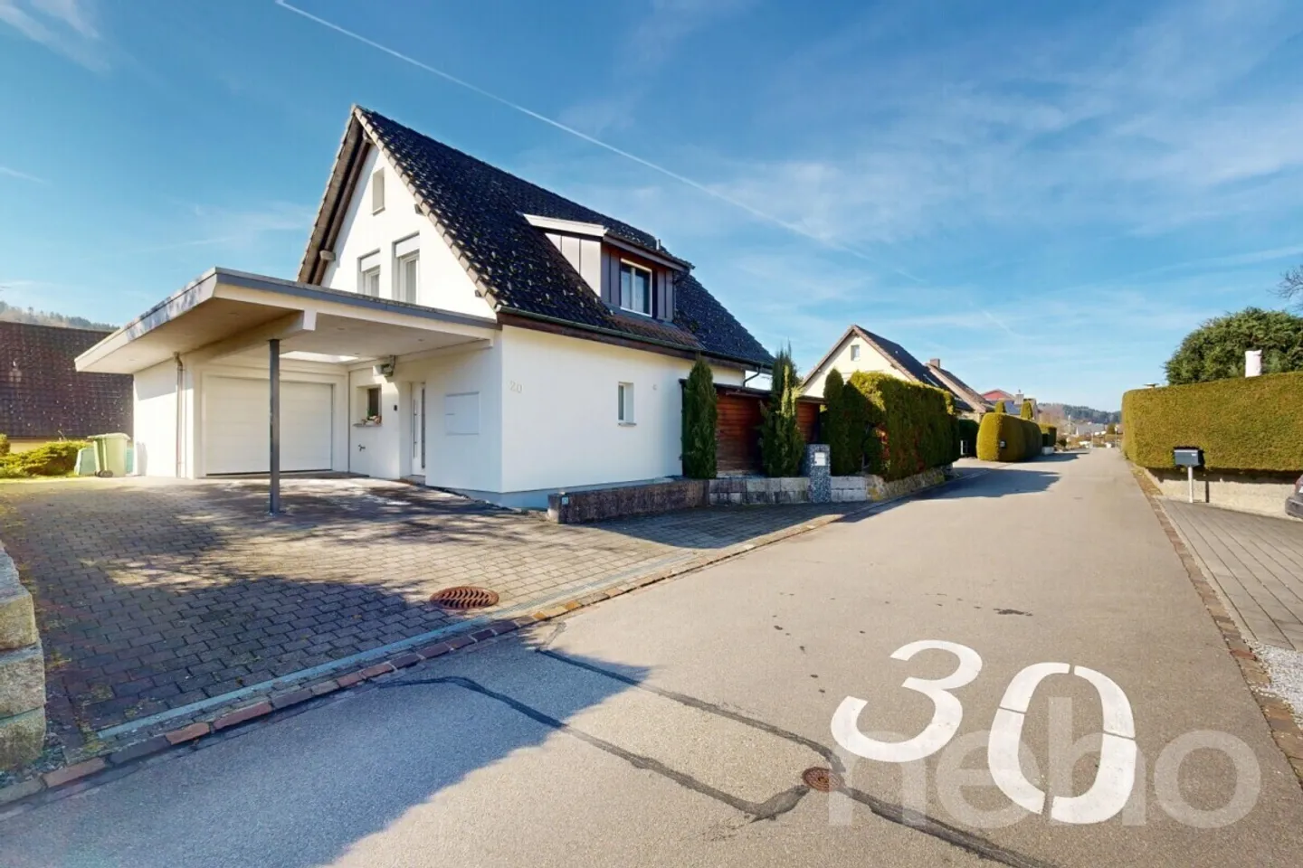 Maison familiale avec beaucoup d'espace, véranda et terrasse ensoleillée - Photo 11 sur 12