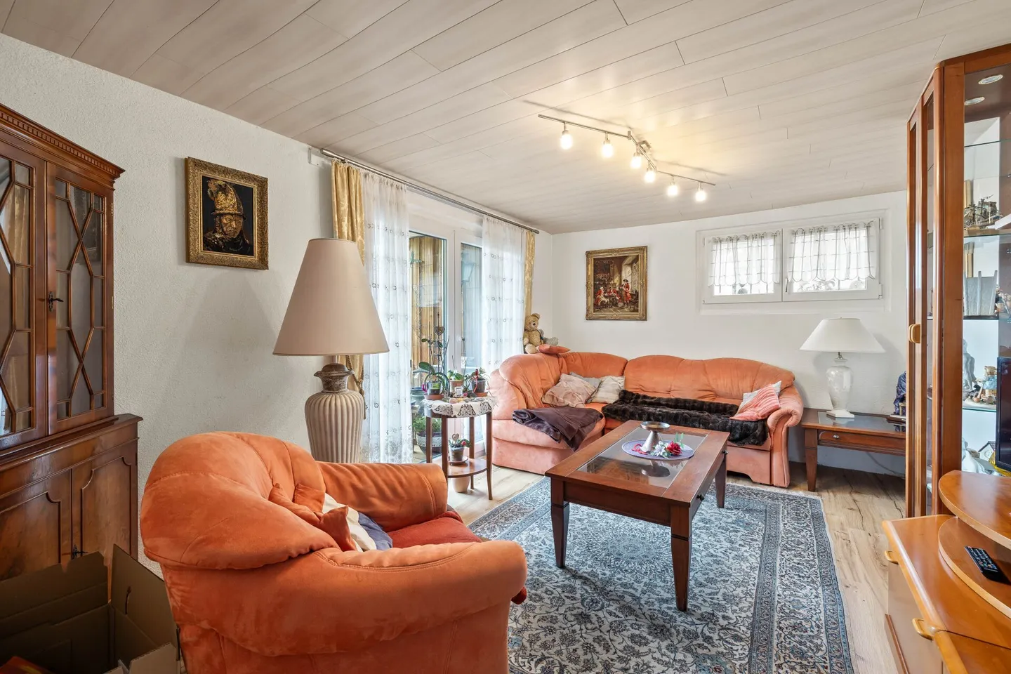 Una casa residenziale di 6,5 stanze situata in una posizione elevata con vista ampia, soleggiata e tranquilla, con appartamento di 2 stanze - Foto 16 di 28