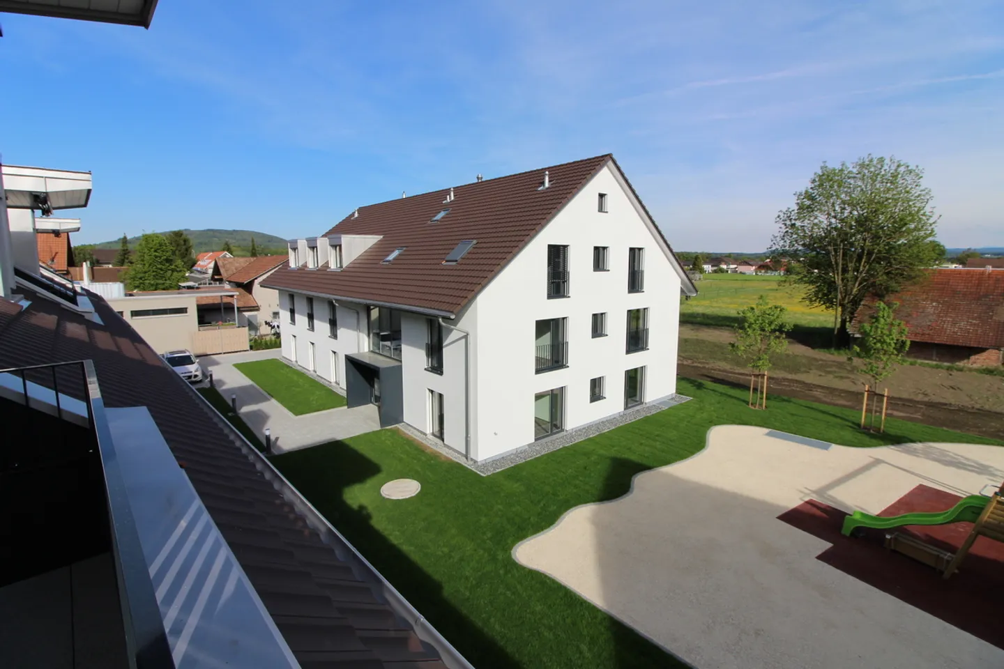 Vista libera, tanto spazio abitativo - Appartamento mansardato di 3,5 locali - Foto 2 di 14