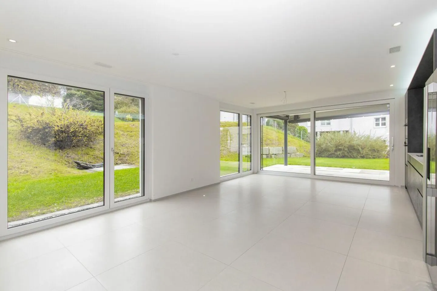 Newly built garden apartment with exclusive special features - Photo 6 of 15