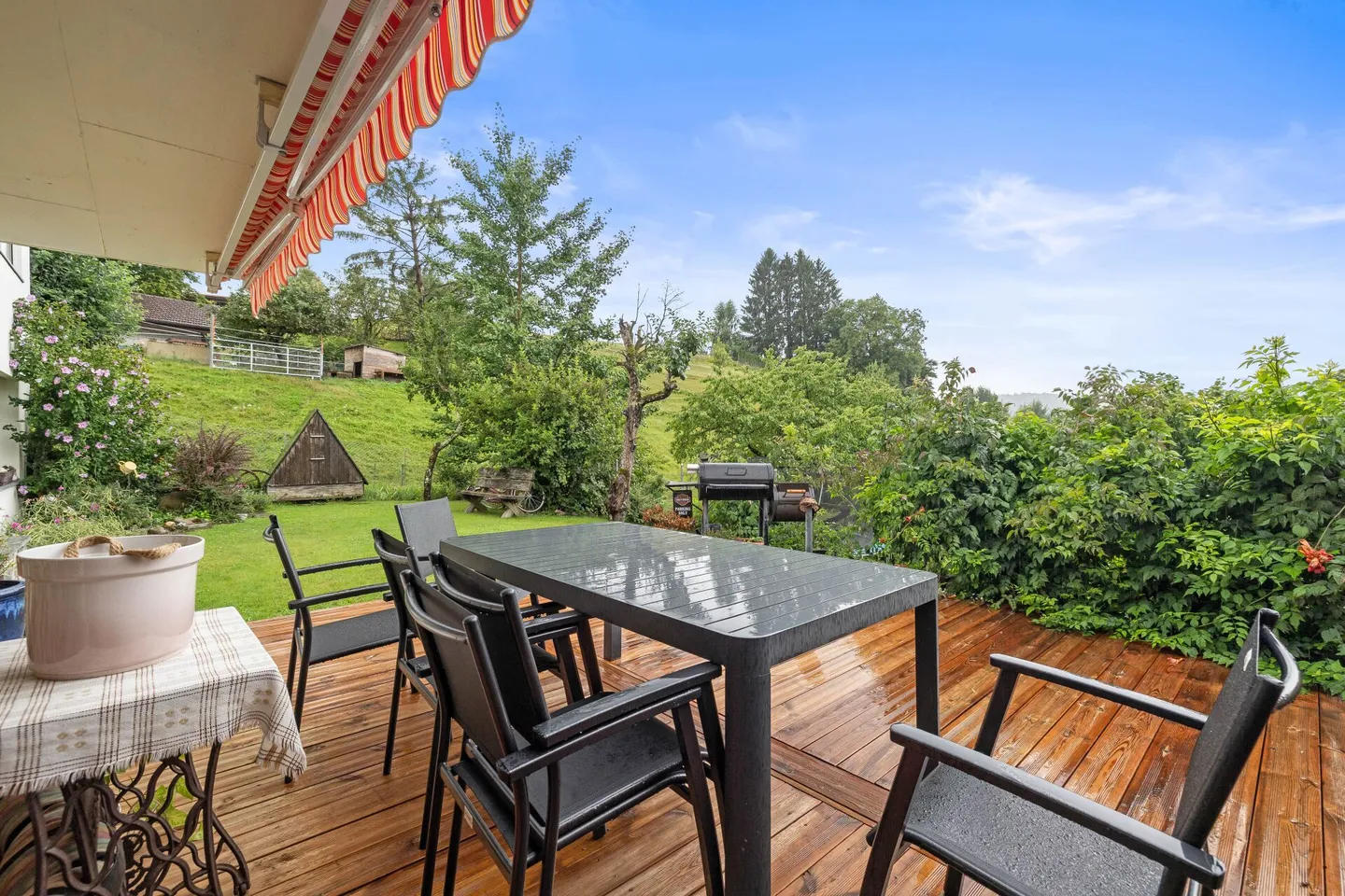 Una casa residenziale di 6,5 stanze situata in una posizione elevata con vista ampia, soleggiata e tranquilla, con appartamento di 2 stanze - Foto 20 di 28
