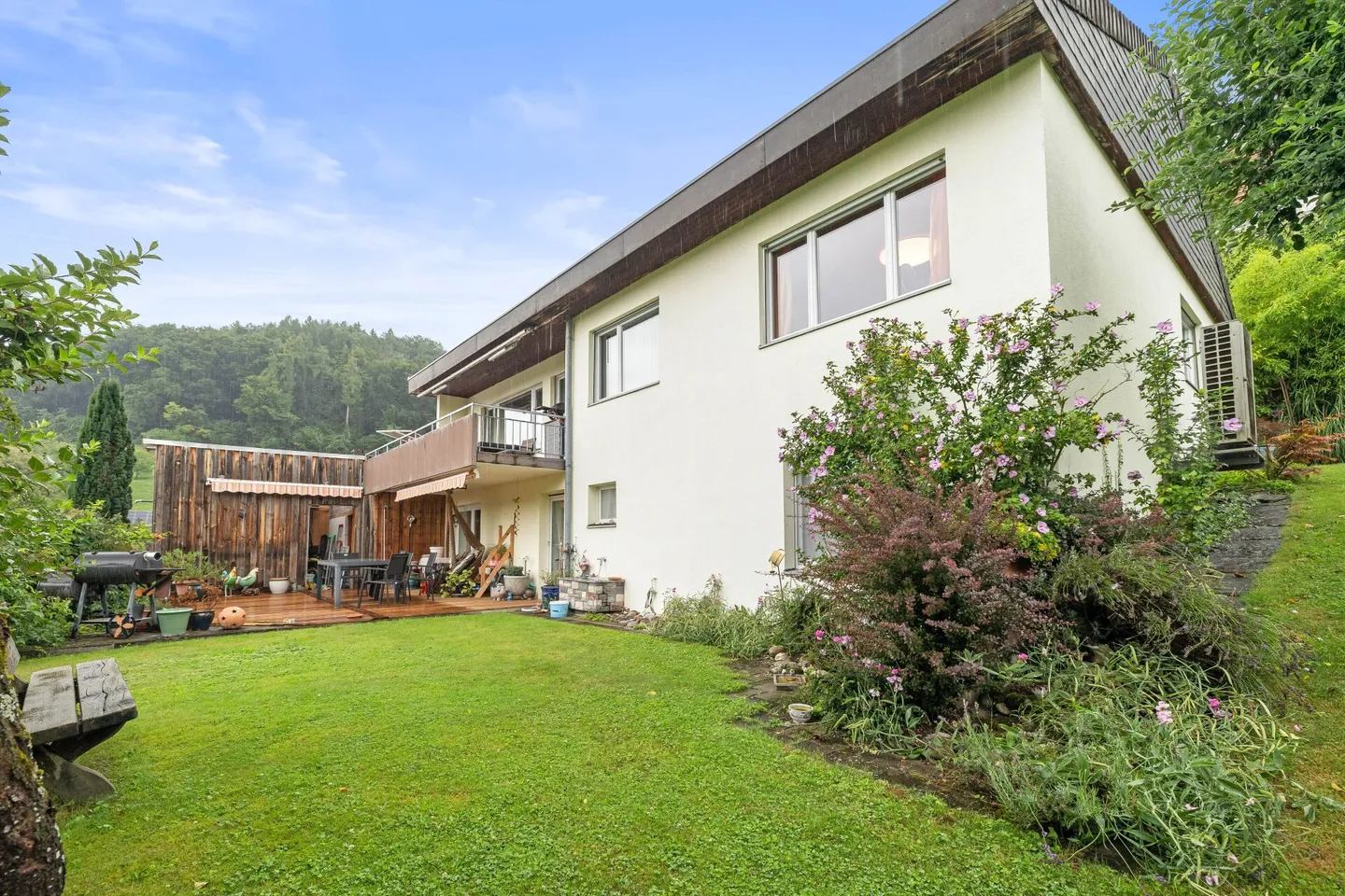Una casa residenziale di 6,5 stanze situata in una posizione elevata con vista ampia, soleggiata e tranquilla, con appartamento di 2 stanze - Foto 21 di 28
