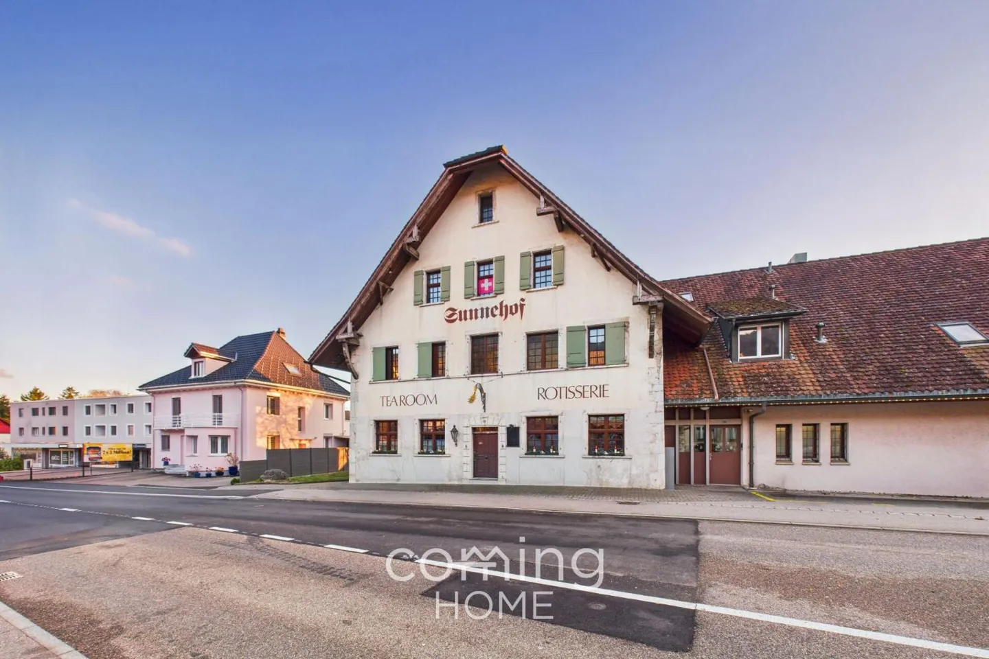 Propriété résidentielle et restaurant à Oensingen - Deux appartements de 4,5 chambres et un restaurant dans un emplacement central - Photo 1 sur 13
