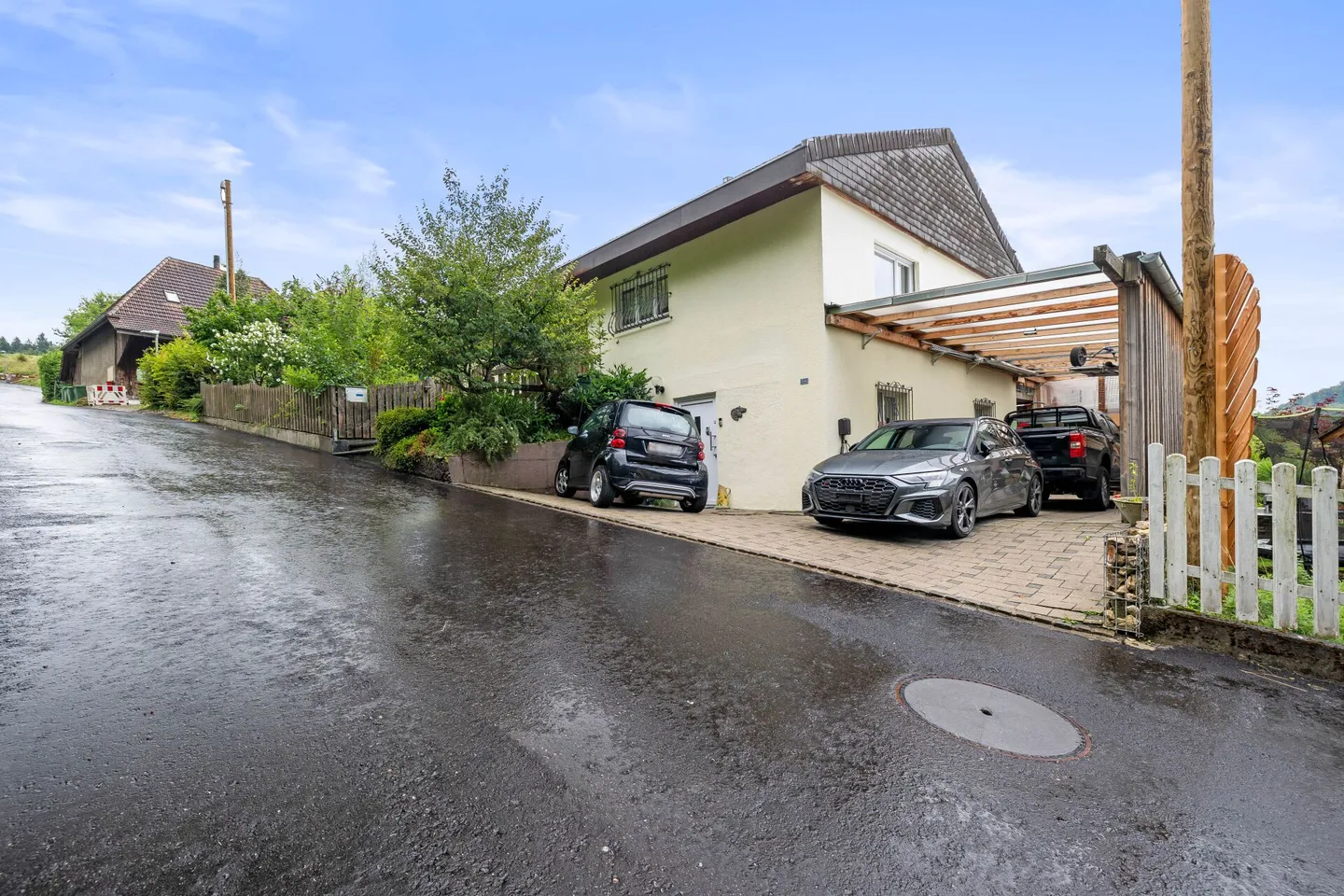 Una casa residenziale di 6,5 stanze situata in una posizione elevata con vista ampia, soleggiata e tranquilla, con appartamento di 2 stanze - Foto 22 di 28