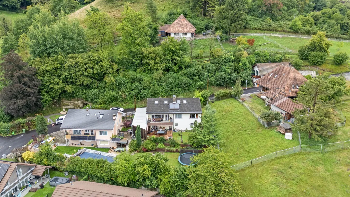Una casa residenziale di 6,5 stanze situata in una posizione elevata con vista ampia, soleggiata e tranquilla, con appartamento di 2 stanze - Foto 28 di 28