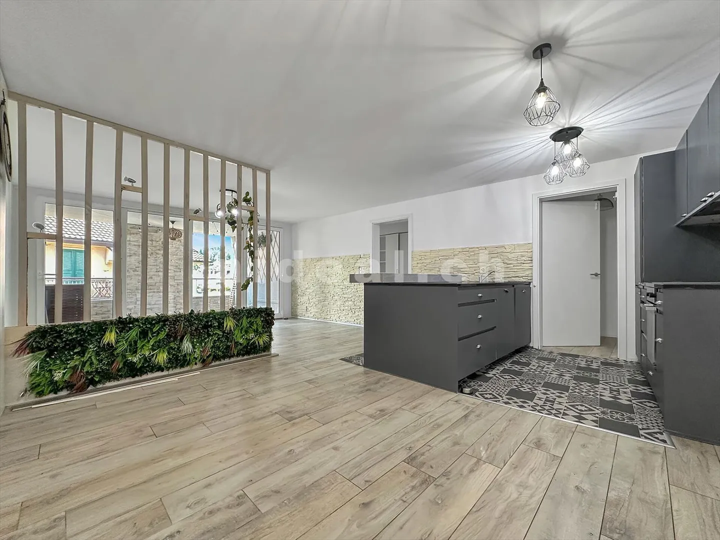 Appartamento 4.5 stanze con loggia, vicino a tutti i servizi nel centro di Blonay - Foto 2 di 13