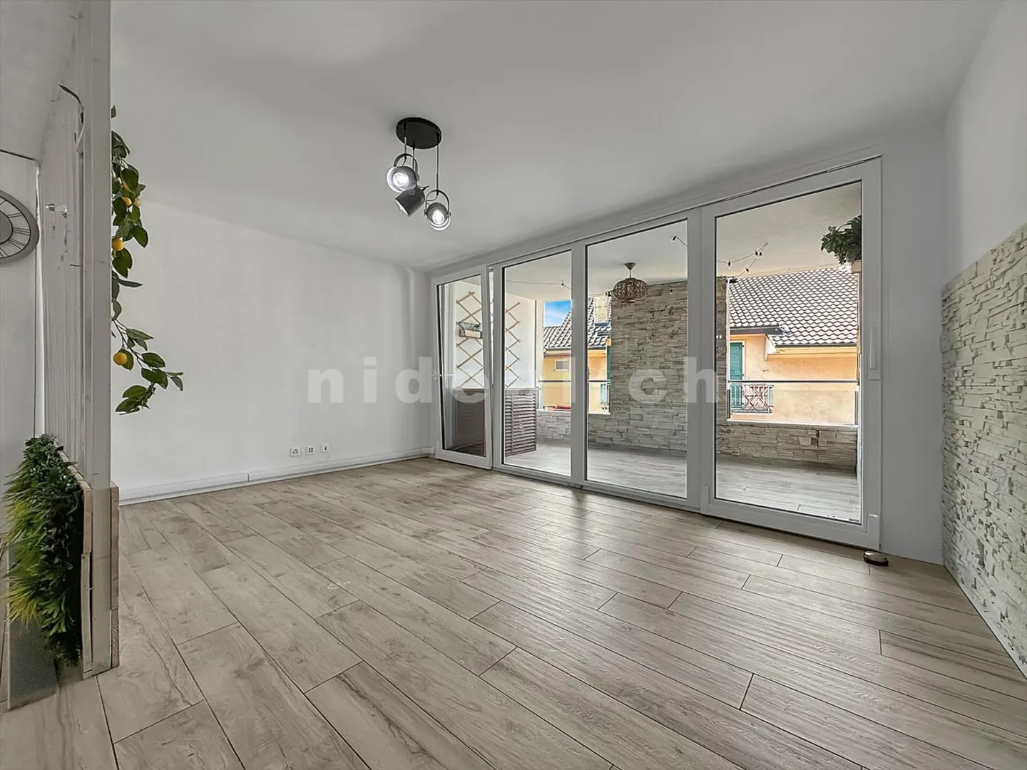 Appartamento 4.5 stanze con loggia, vicino a tutti i servizi nel centro di Blonay - Foto 3 di 13