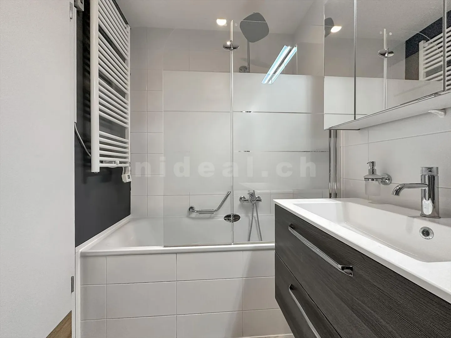 Appartamento 4.5 stanze con loggia, vicino a tutti i servizi nel centro di Blonay - Foto 7 di 13