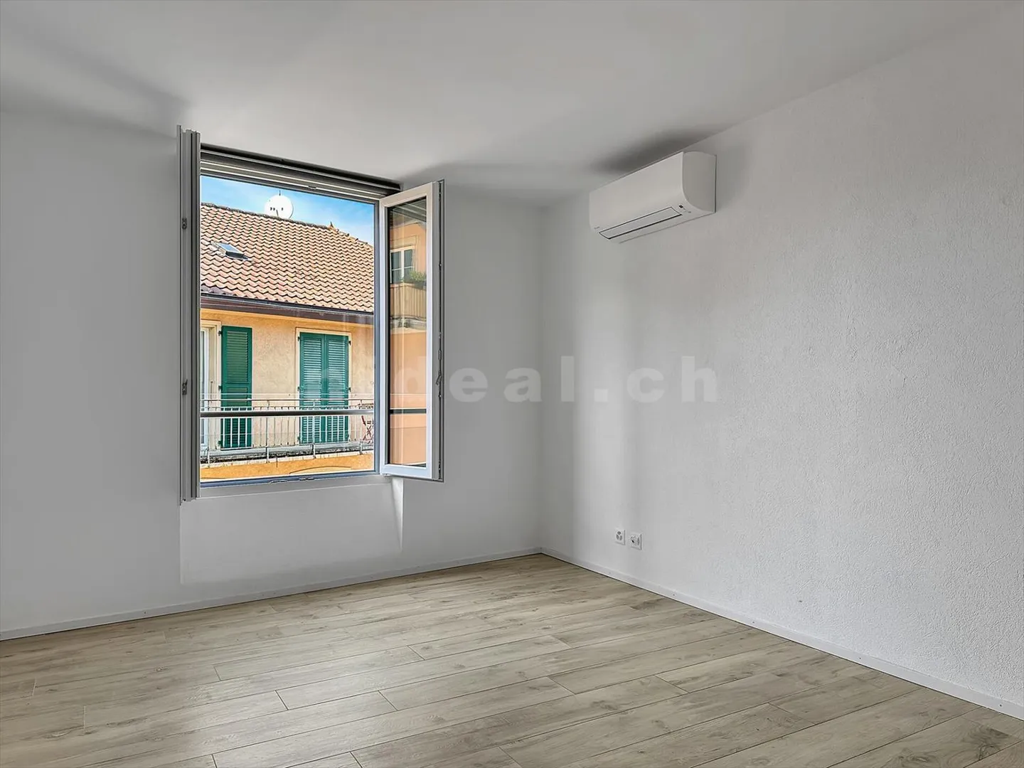 Appartamento 4.5 stanze con loggia, vicino a tutti i servizi nel centro di Blonay - Foto 8 di 13