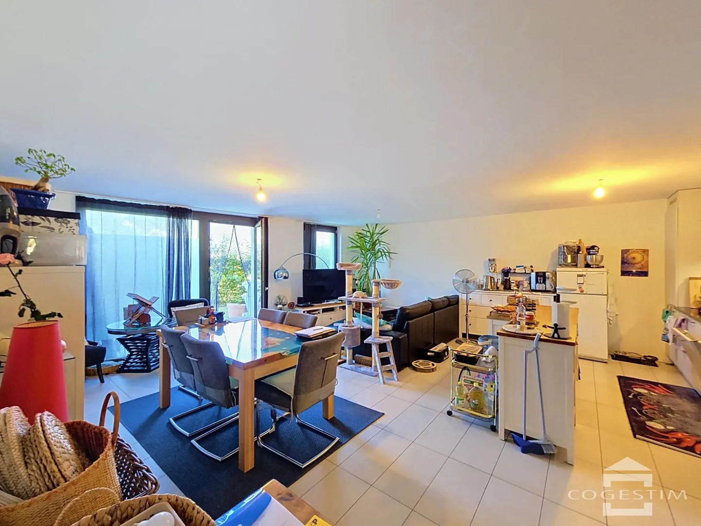 Bel Appartement avec Jardin - Photo 3 sur 13