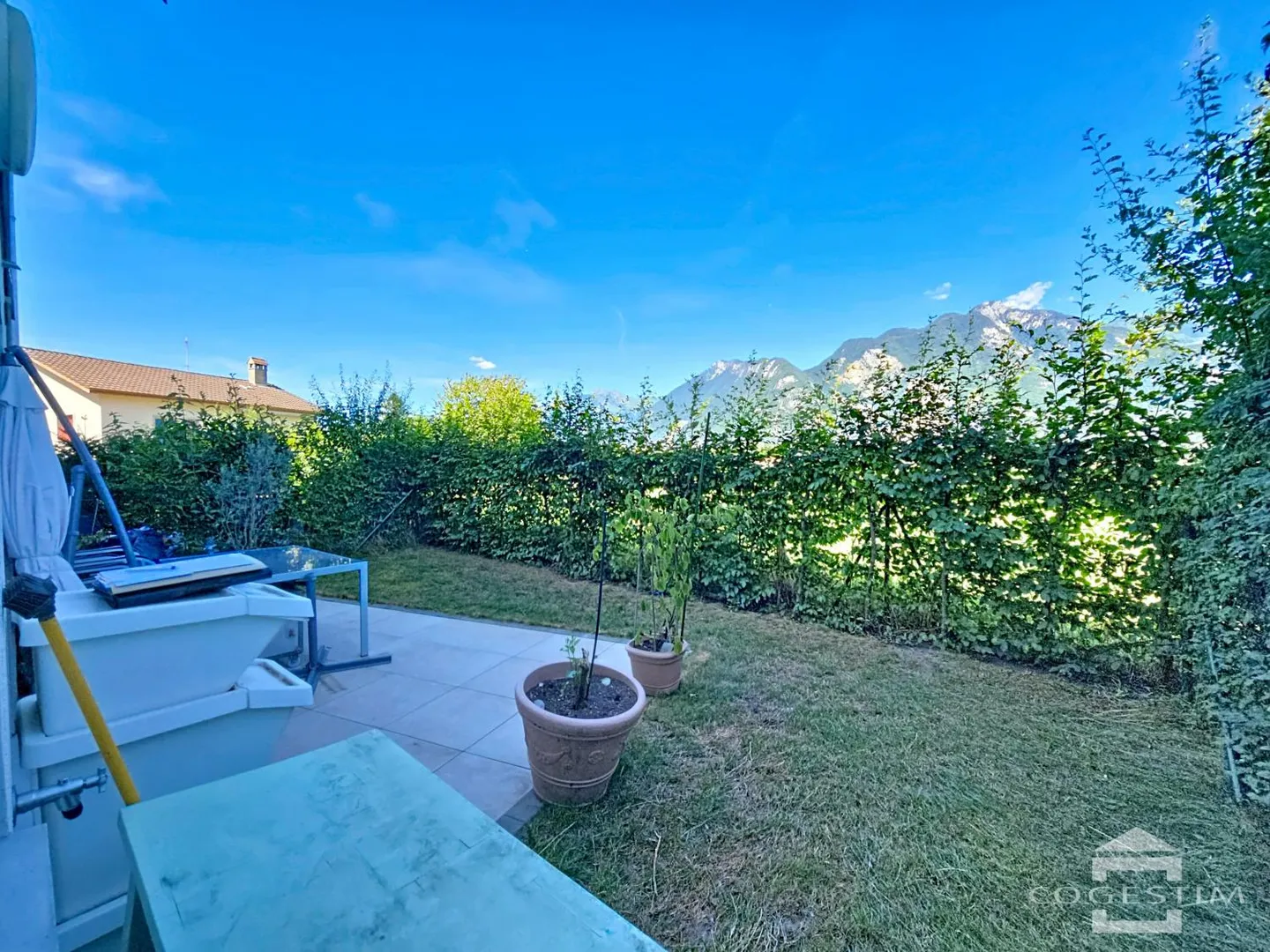 Bel Appartement avec Jardin - Photo 1 sur 13