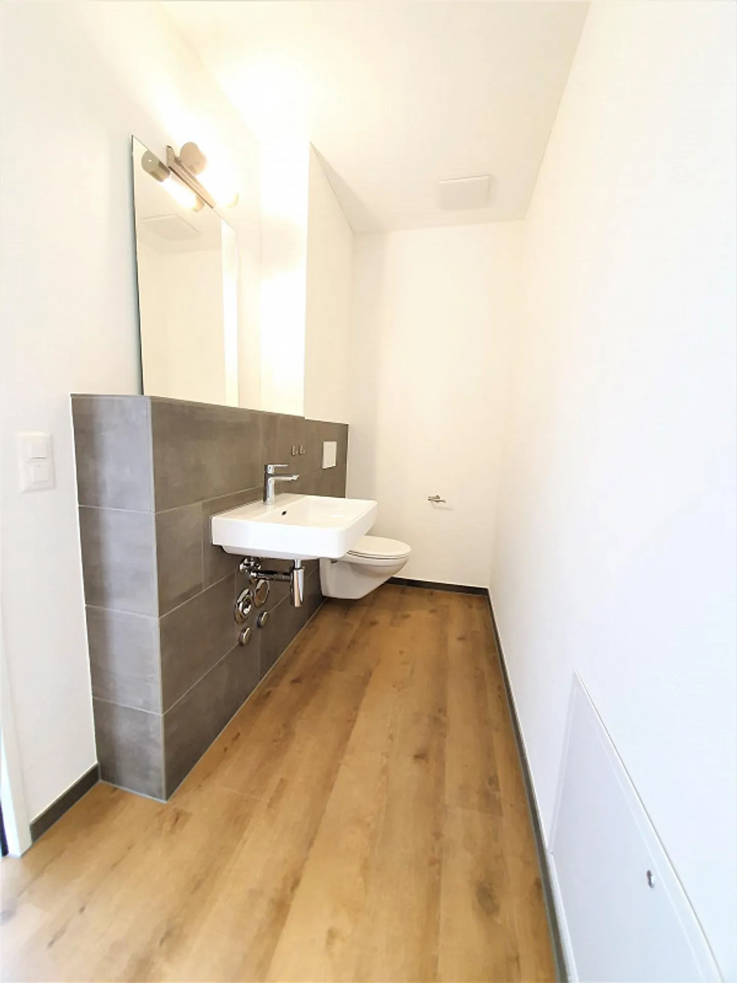 Appartement exclusif de 3,5 pièces sous les combles avec ambiance loft, moderne et central - Photo 7 sur 8