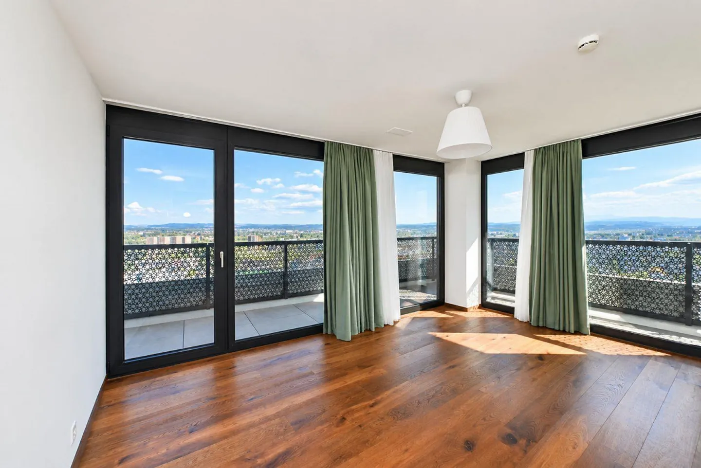 Appartement de Luxe avec Vue Époustouflante - Photo 16 sur 18