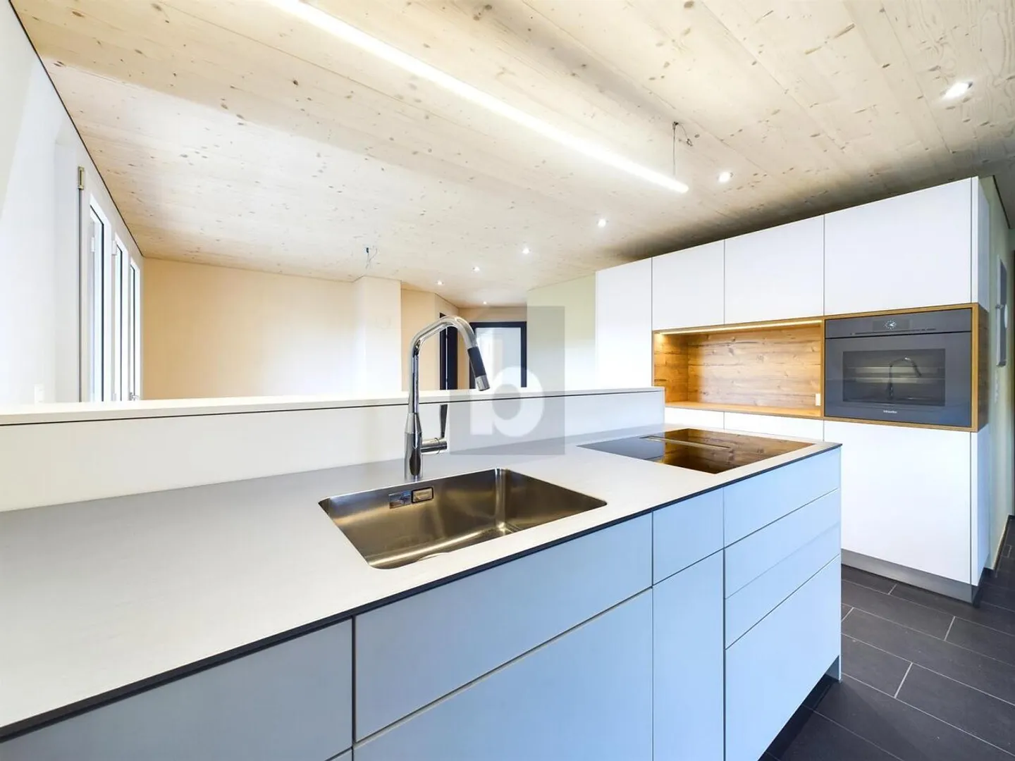 MODERNE, SPACIEUSE, RURALE ET POURTANT PROCHE DE LA VILLE - Photo 4 sur 6