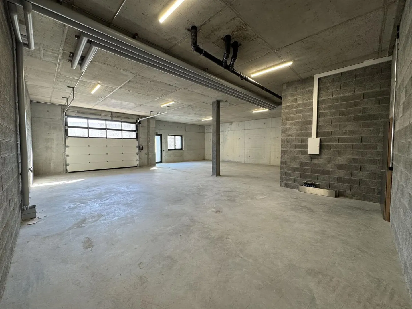 Laboratorio/magazzino di quasi 170 m2! - Foto 2 di 9