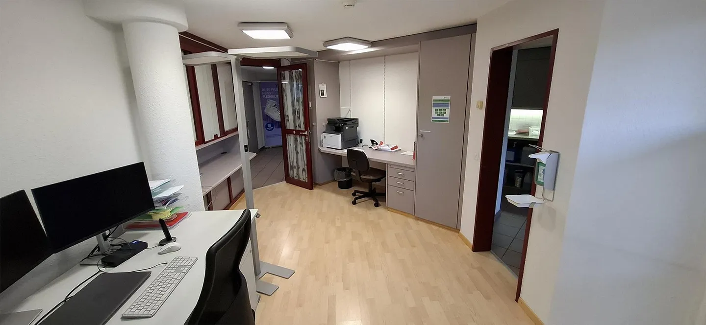 Office spaces in the center of Kreuzlingen - Photo 12 of 17