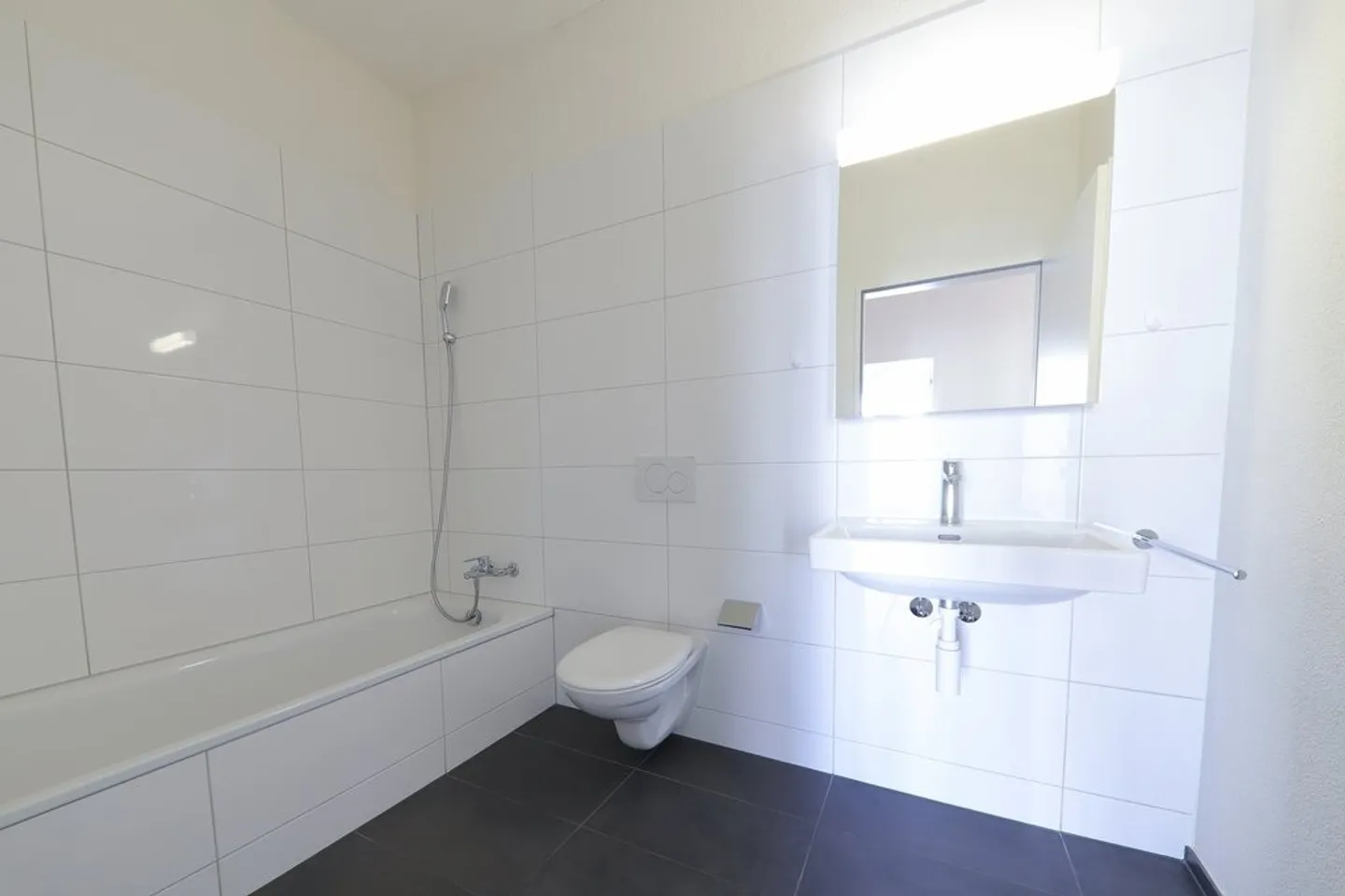 Stilvolle, helle Wohnung in Bahnhofsnähe - Foto 3 von 6