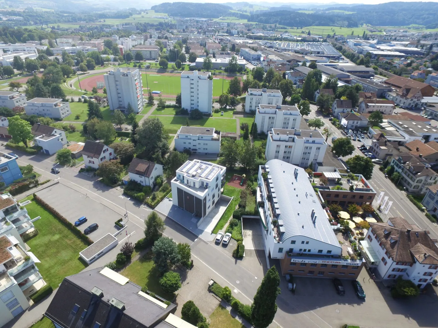 modern 2.5 room apartment in a central location - Photo 3 of 12