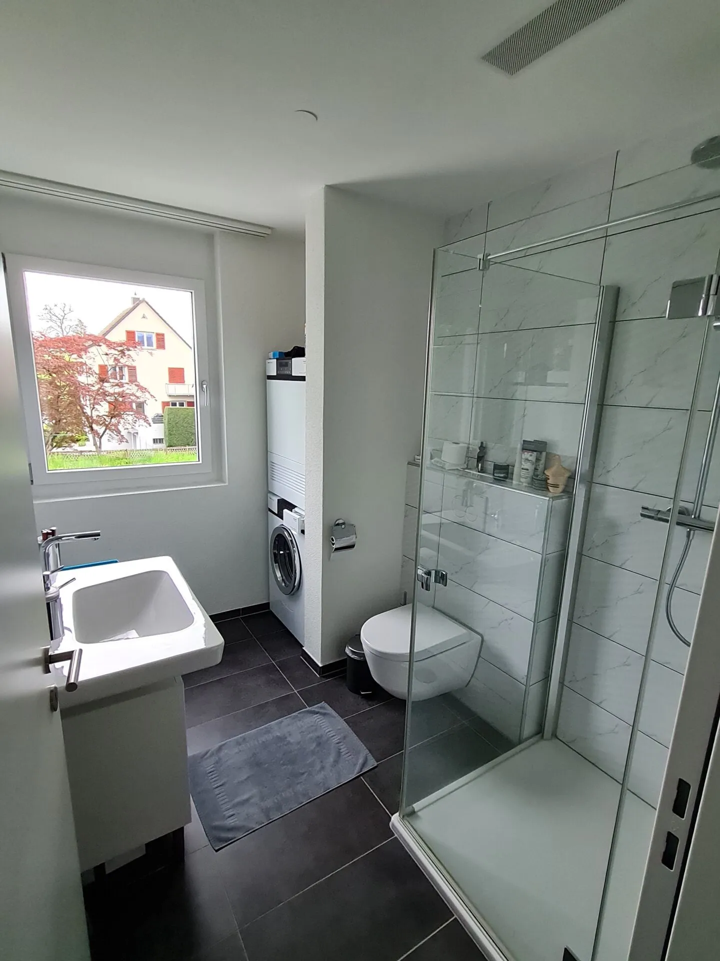 modern 2.5 room apartment in a central location - Photo 8 of 12