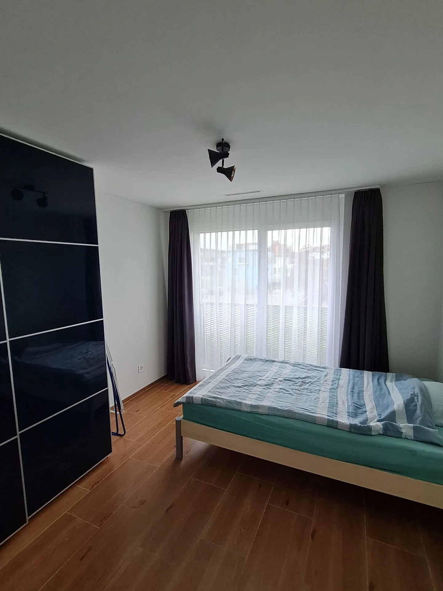 modern 2.5 room apartment in a central location - Photo 9 of 12