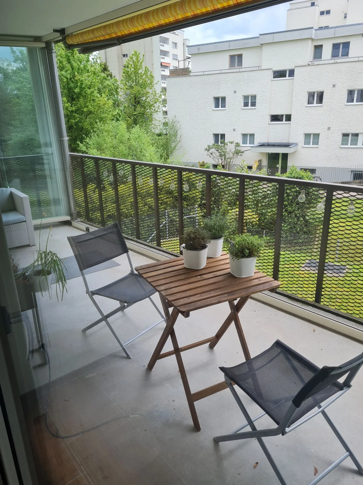 modern 2.5 room apartment in a central location - Photo 11 of 12