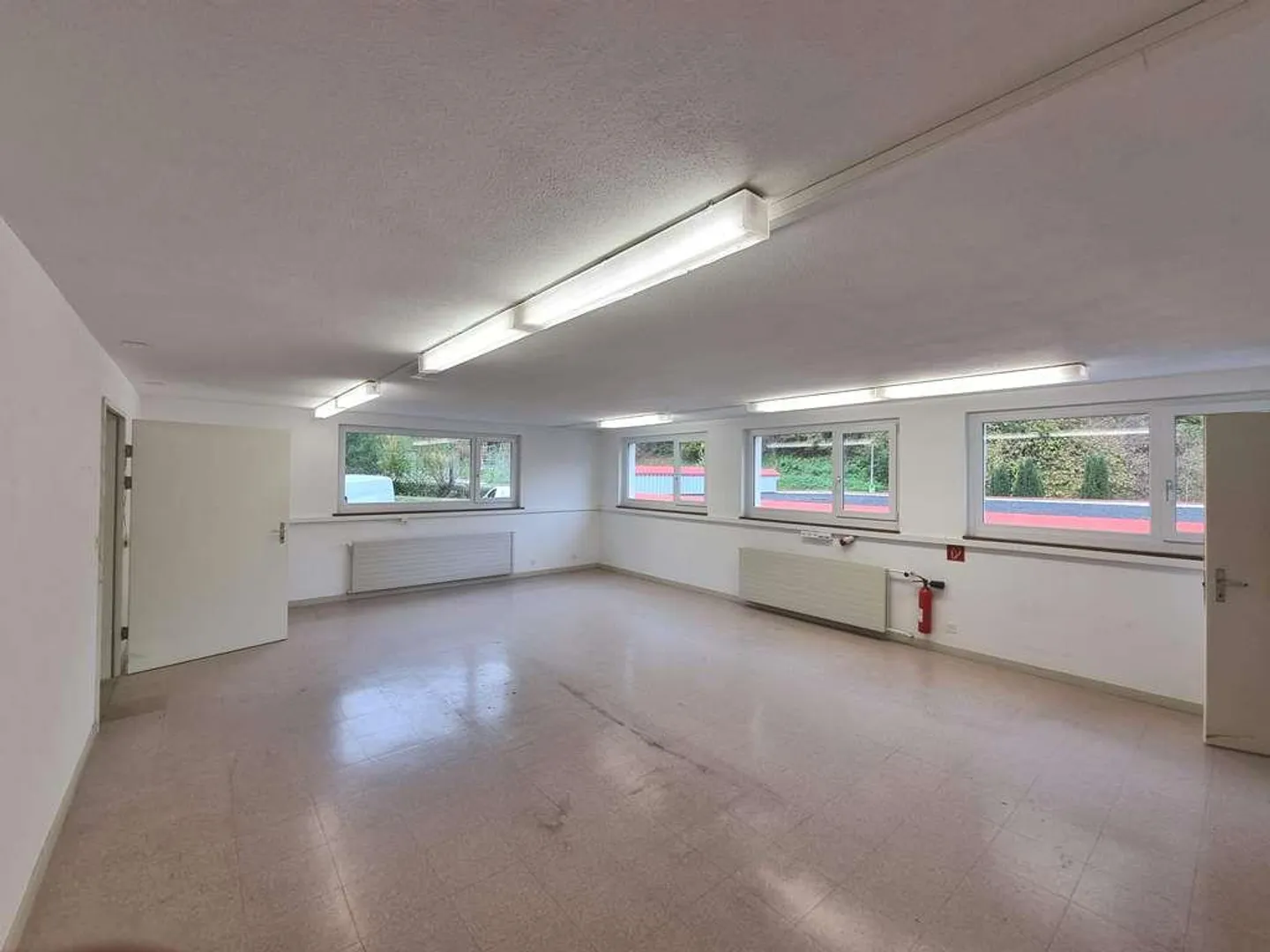 Gewerbe- oder Lagerräume an ländlicher Lage - Foto 5 von 7