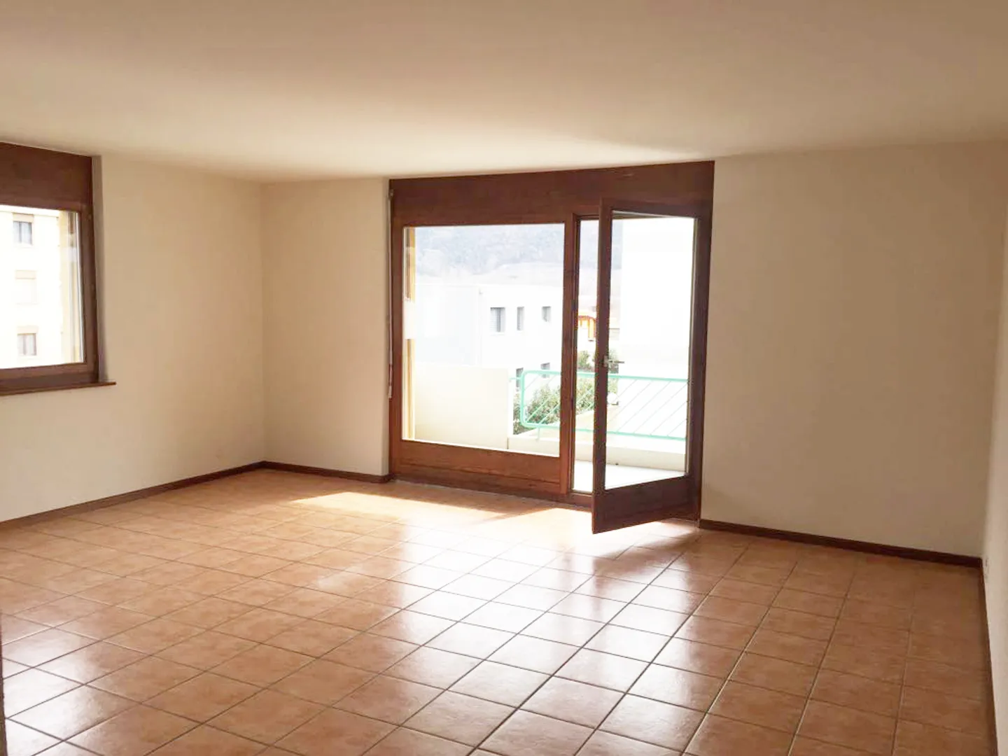 Appartamento 3.5 locali a St-Léonard - vicino al centro con garage box - Foto 2 di 7