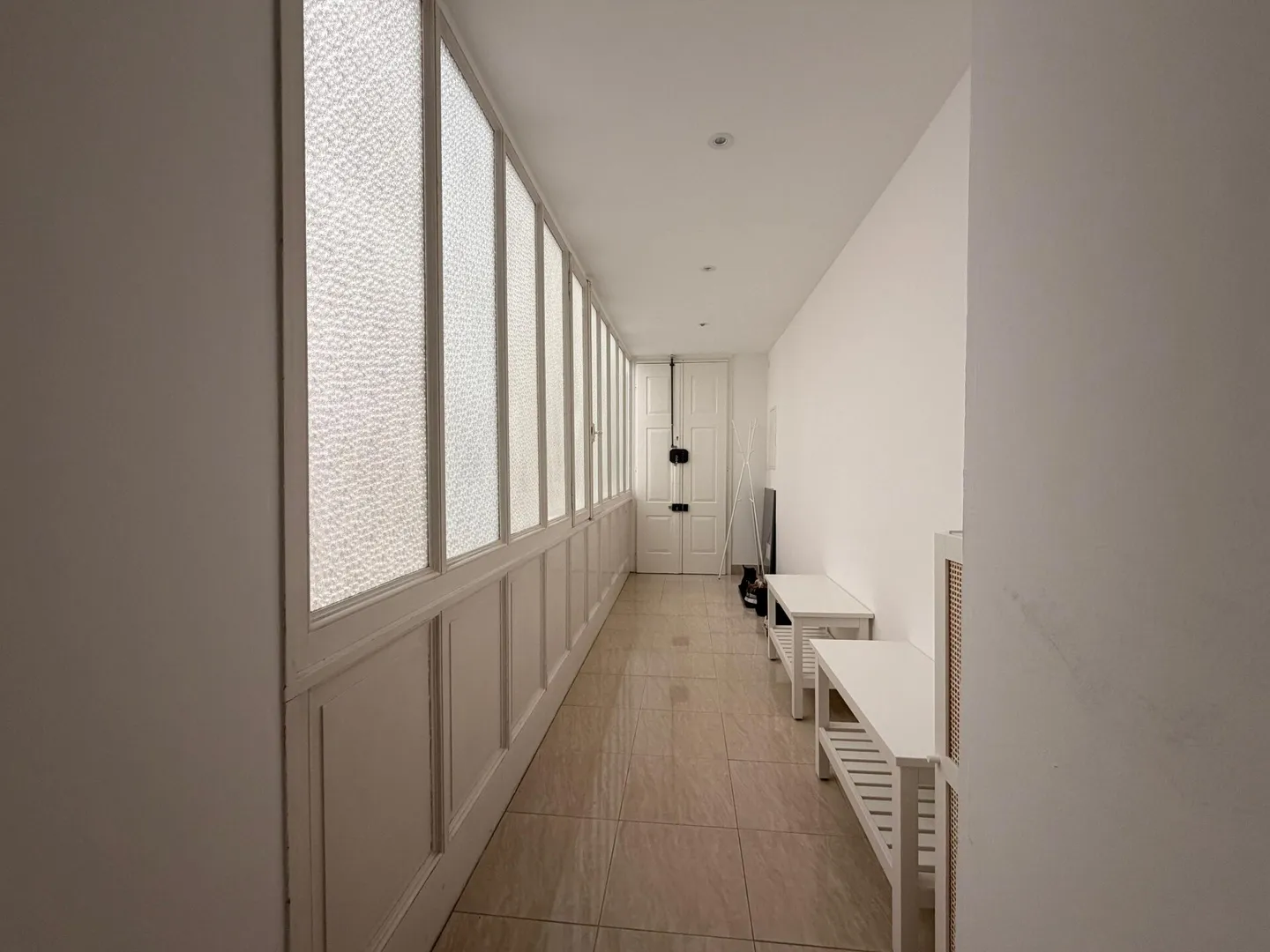 LUGANO · 4 ROOMS LAKE VIEW · IN A PRESTIGIOUS CONTEXT - Photo 2 of 12