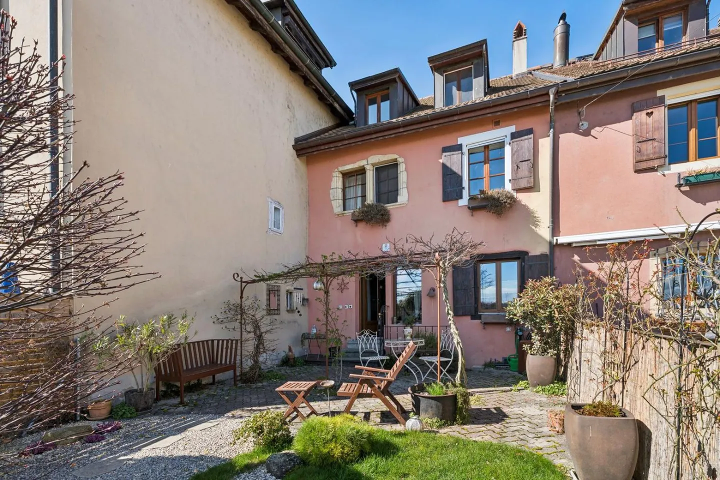 Characterful Village House Directly on Lake Neuchâtel! - Photo 2 of 12