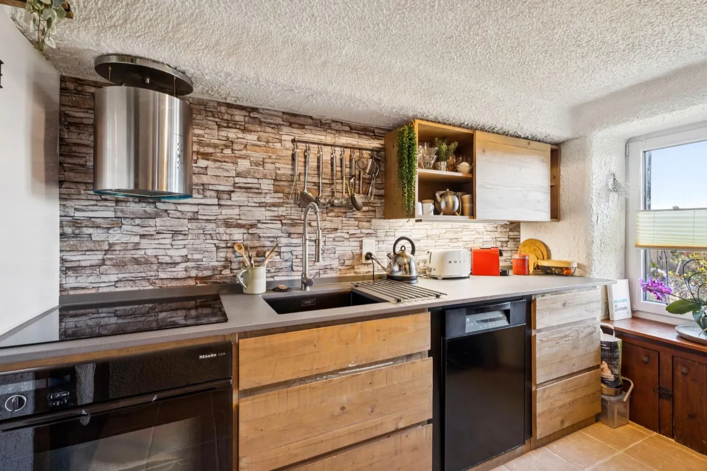 Characterful Village House Directly on Lake Neuchâtel! - Photo 3 of 12