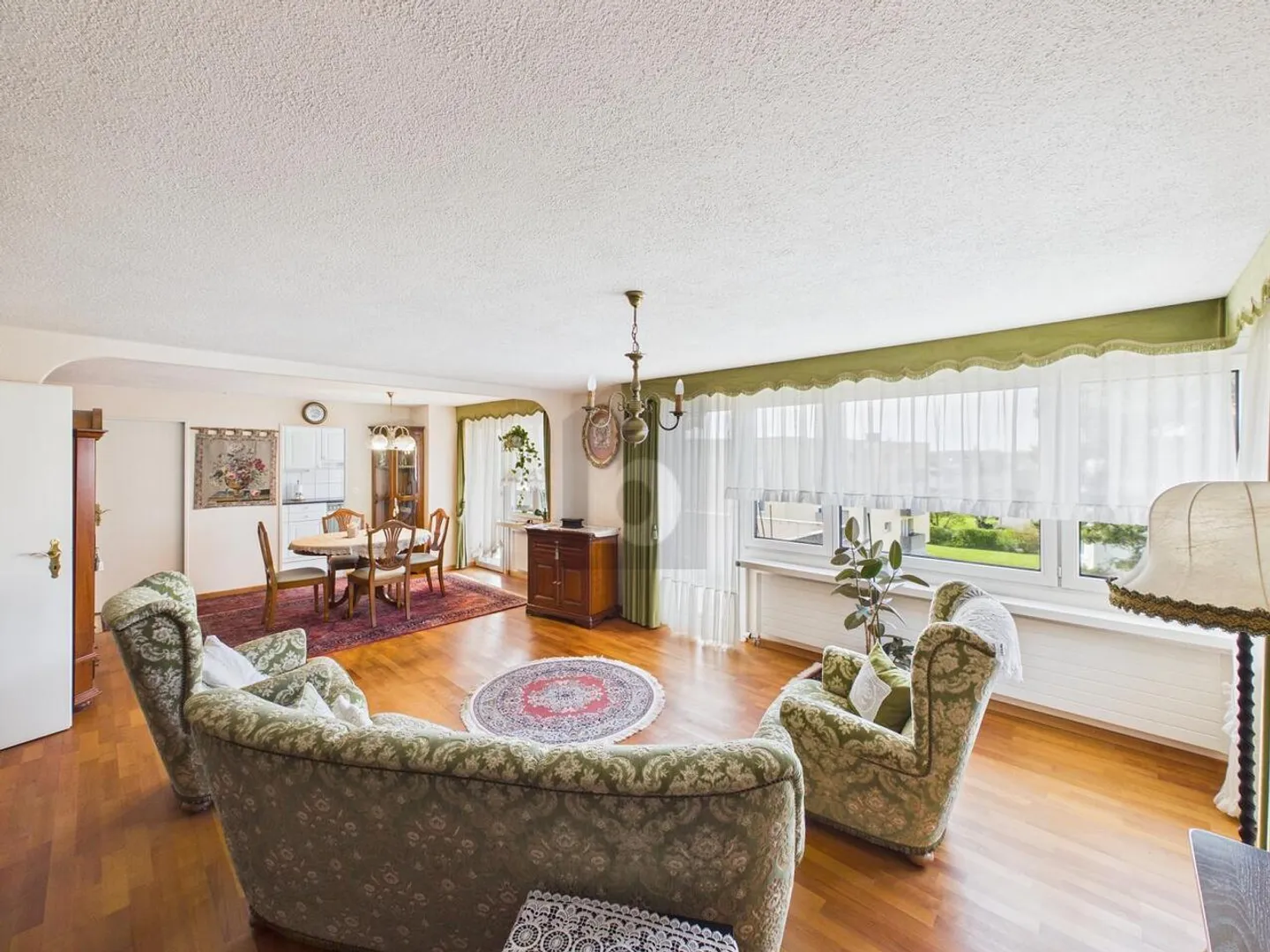 Spacious Family Apartment - Photo 1 of 6