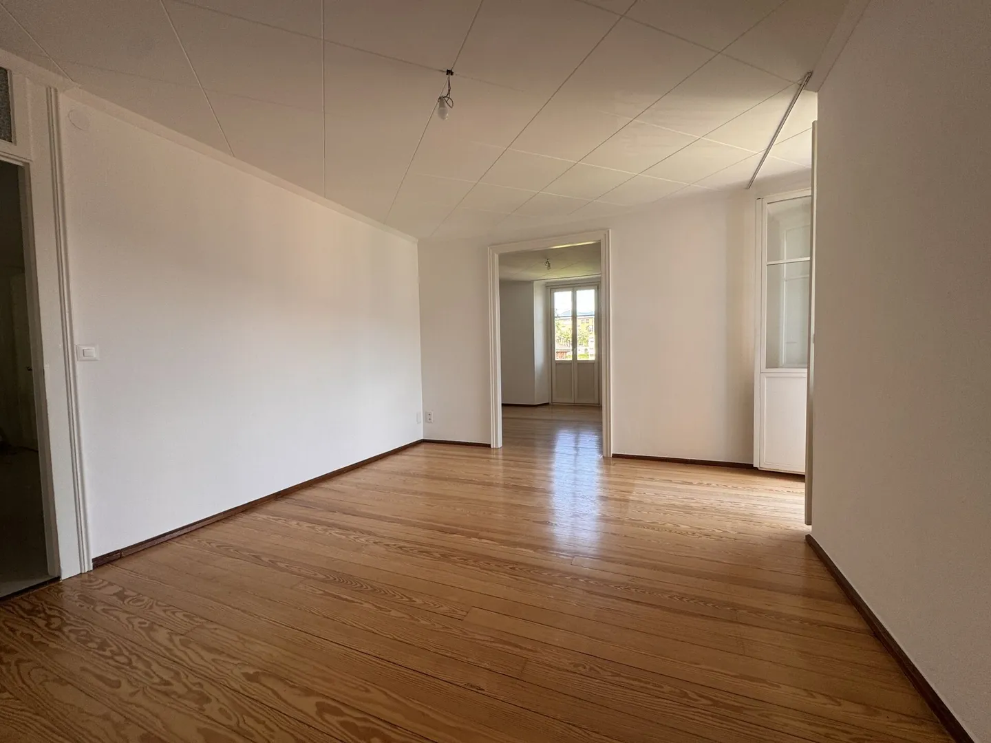 LUGANO · 4 ROOMS LAKE VIEW · IN A PRESTIGIOUS CONTEXT - Photo 6 of 12