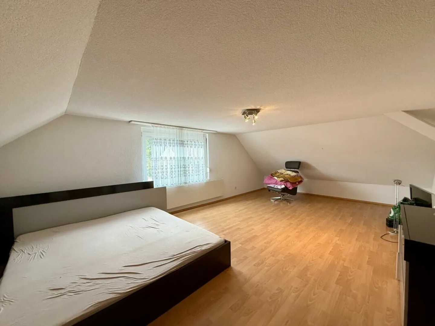 Casa affascinante con terrazza, balcone e giardino! Perfetto per le famiglie - Foto 13 di 15