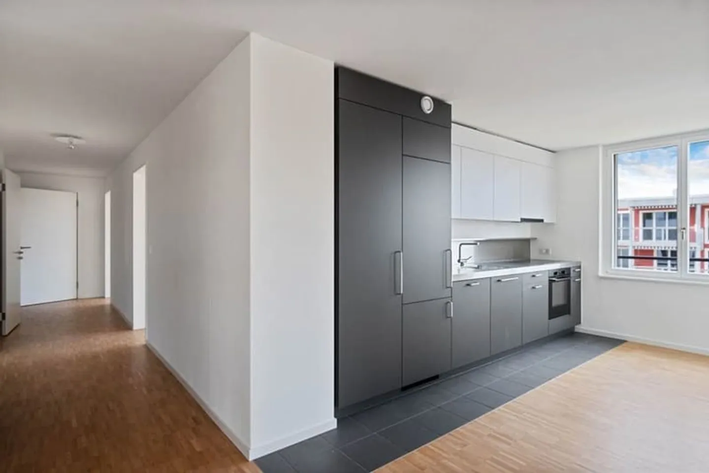 Apartment for rent - Photo 3 of 8