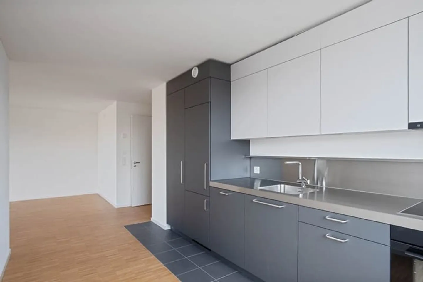 Apartment for rent - Photo 4 of 8