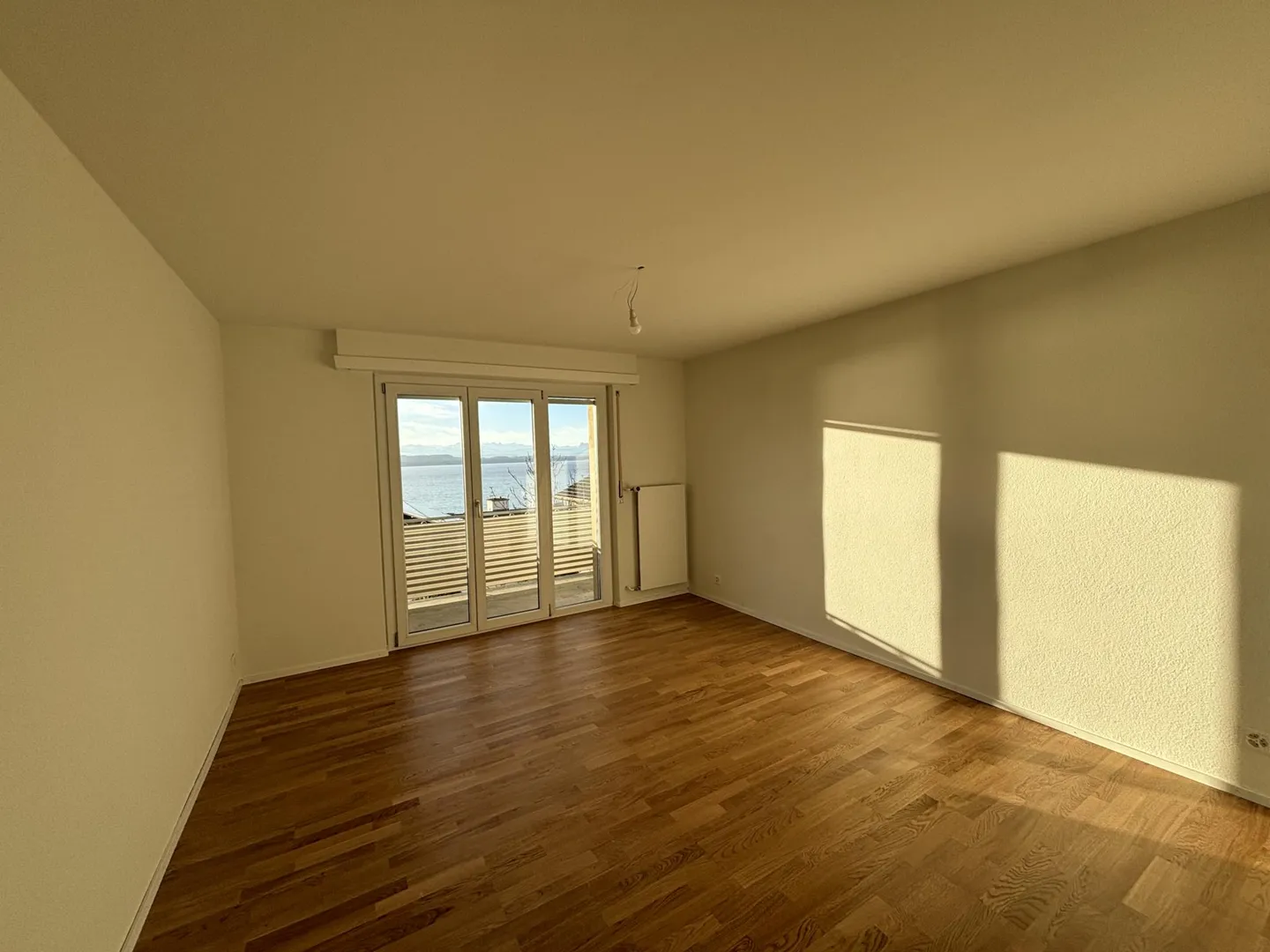 2081 - Superbo appartamento ristrutturato di 4 locali al 1° piano - Foto 1 di 9