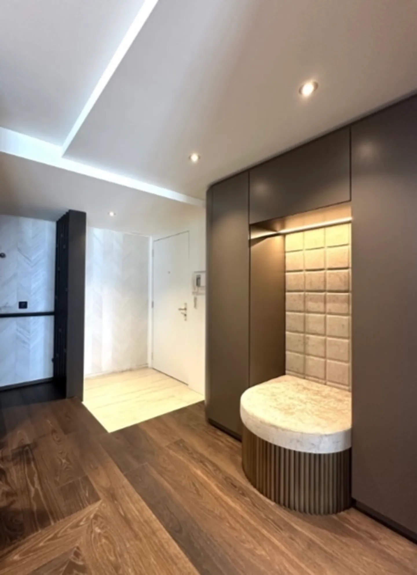 «Exklusive 4.5 Zimmerwohnung mit grosser Terrasse» - Foto 8 von 15