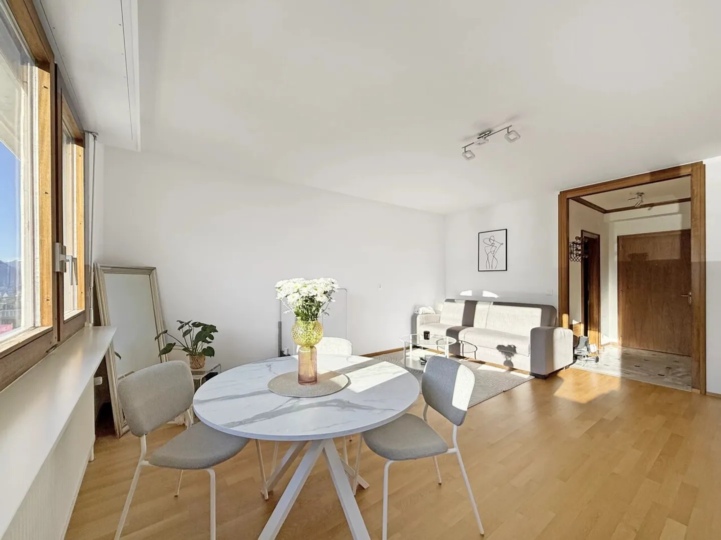 Studio for Rent - Sion - Place du Midi - Photo 1 of 8