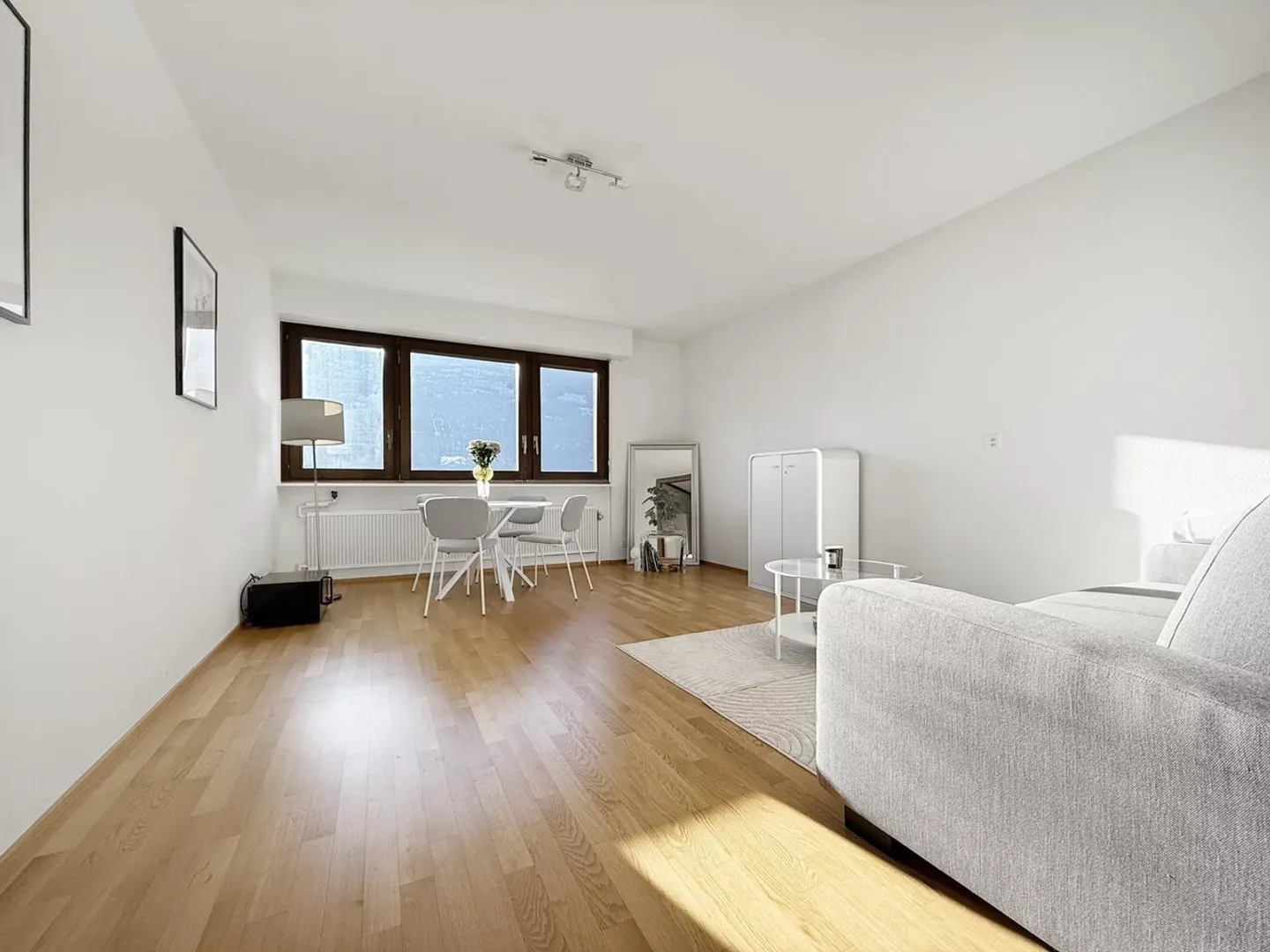 Studio for Rent - Sion - Place du Midi - Photo 3 of 8