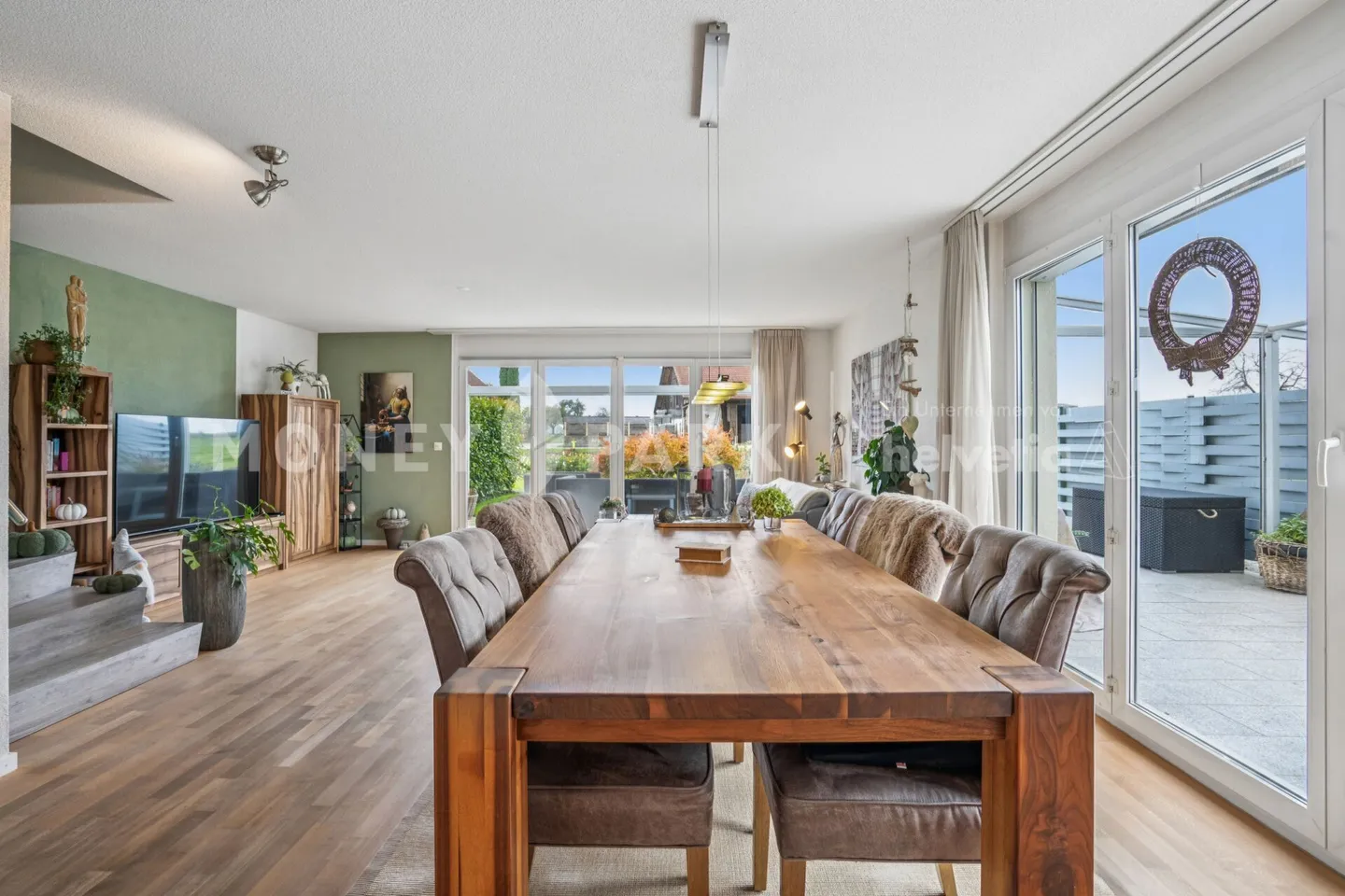 Casa bifamiliare di 5,5 stanze con vista sul verde - Foto 2 di 13