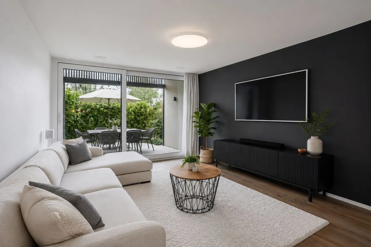 Modern End Row House with Roof Terrace - Photo 3 of 9