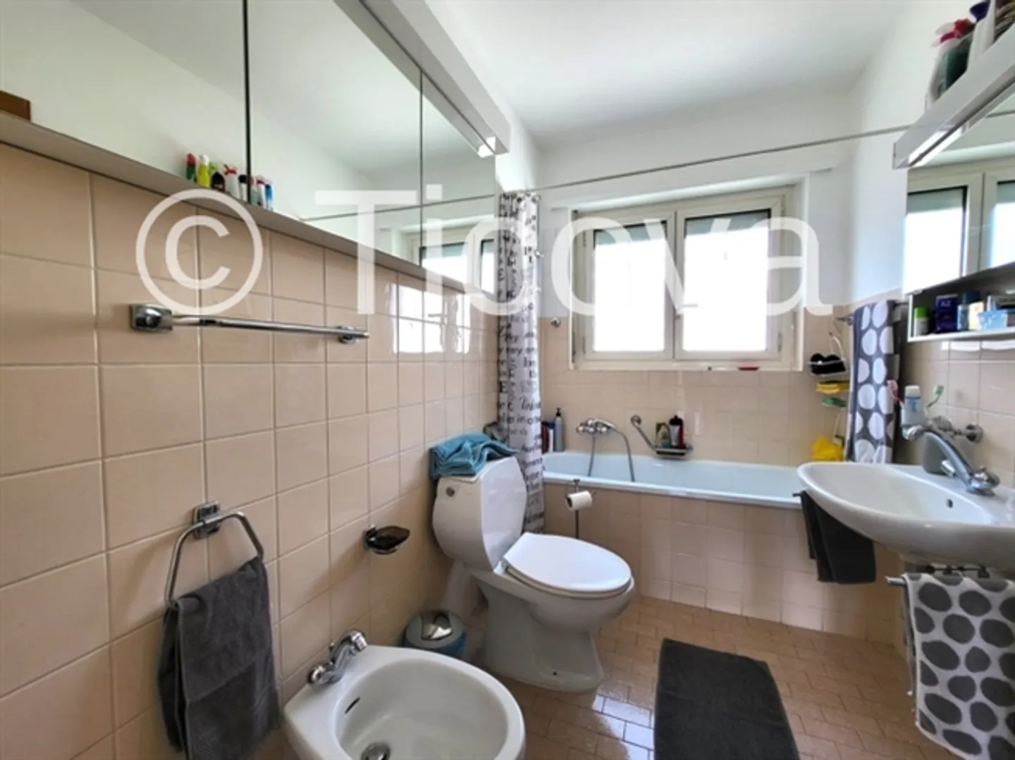 4,5 stanze con vista aperta - Piano superiore - Foto 7 di 10