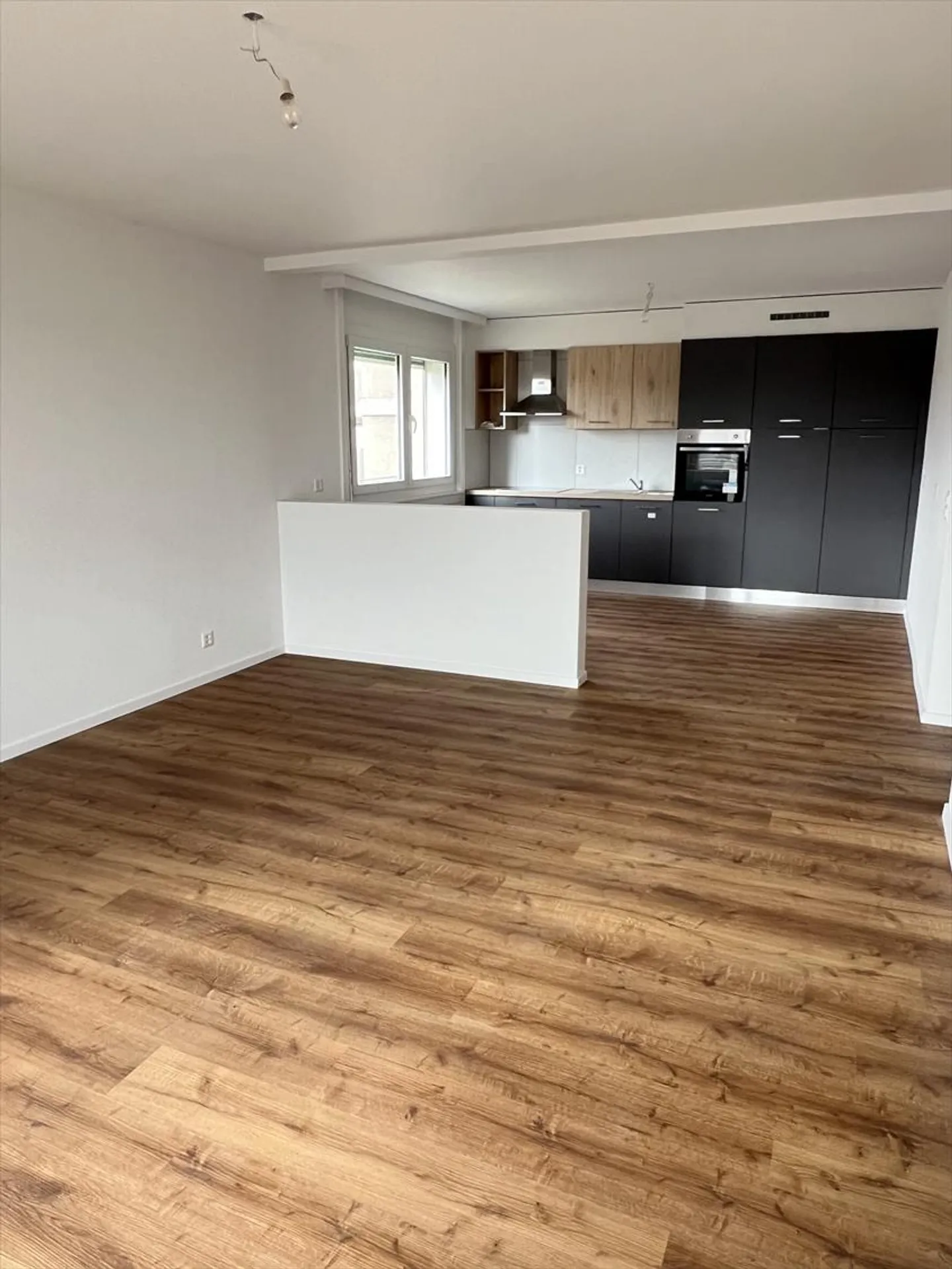 2.5 Room Apartment - Photo 3 of 6