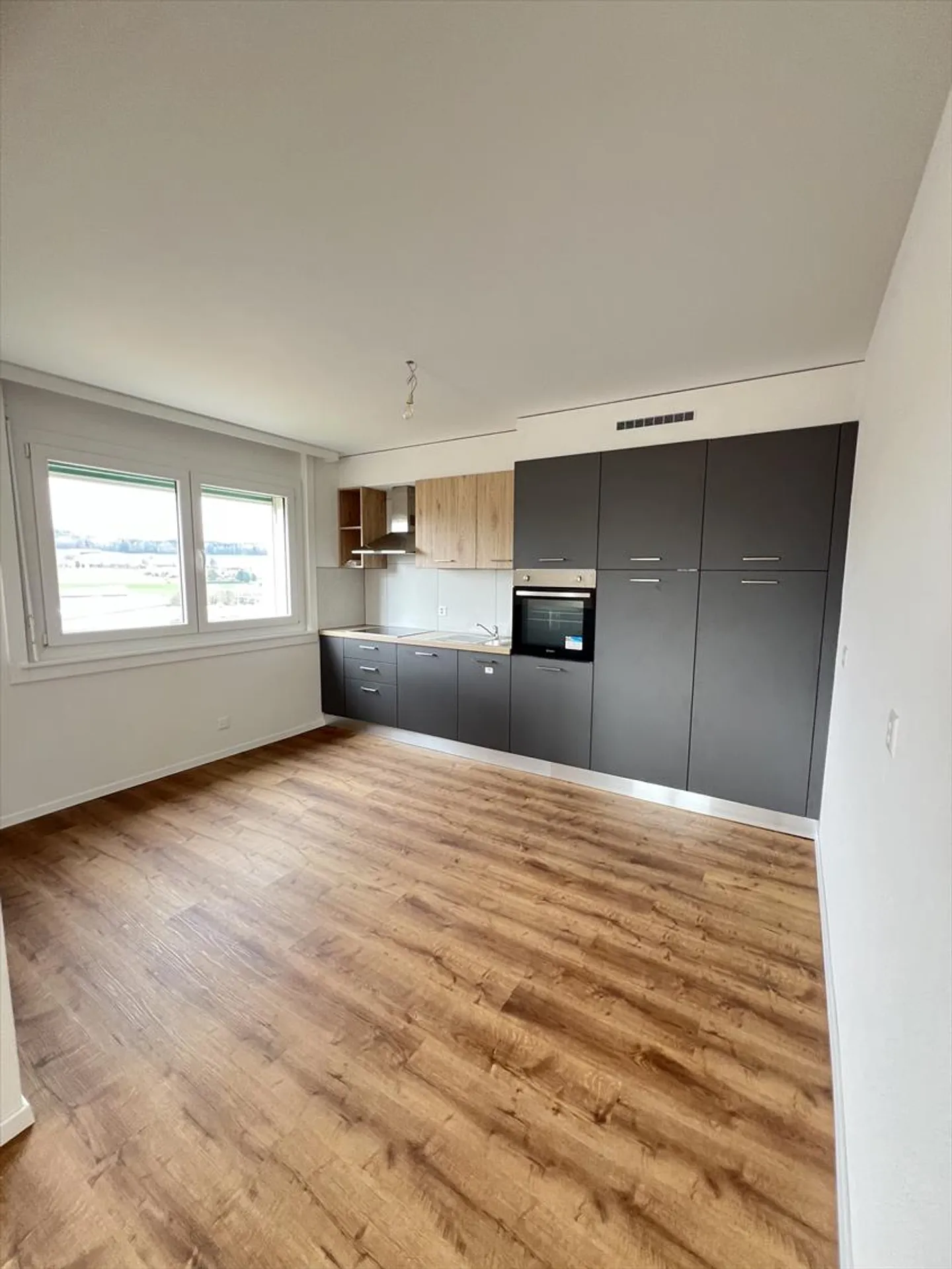 2.5 Room Apartment - Photo 1 of 6