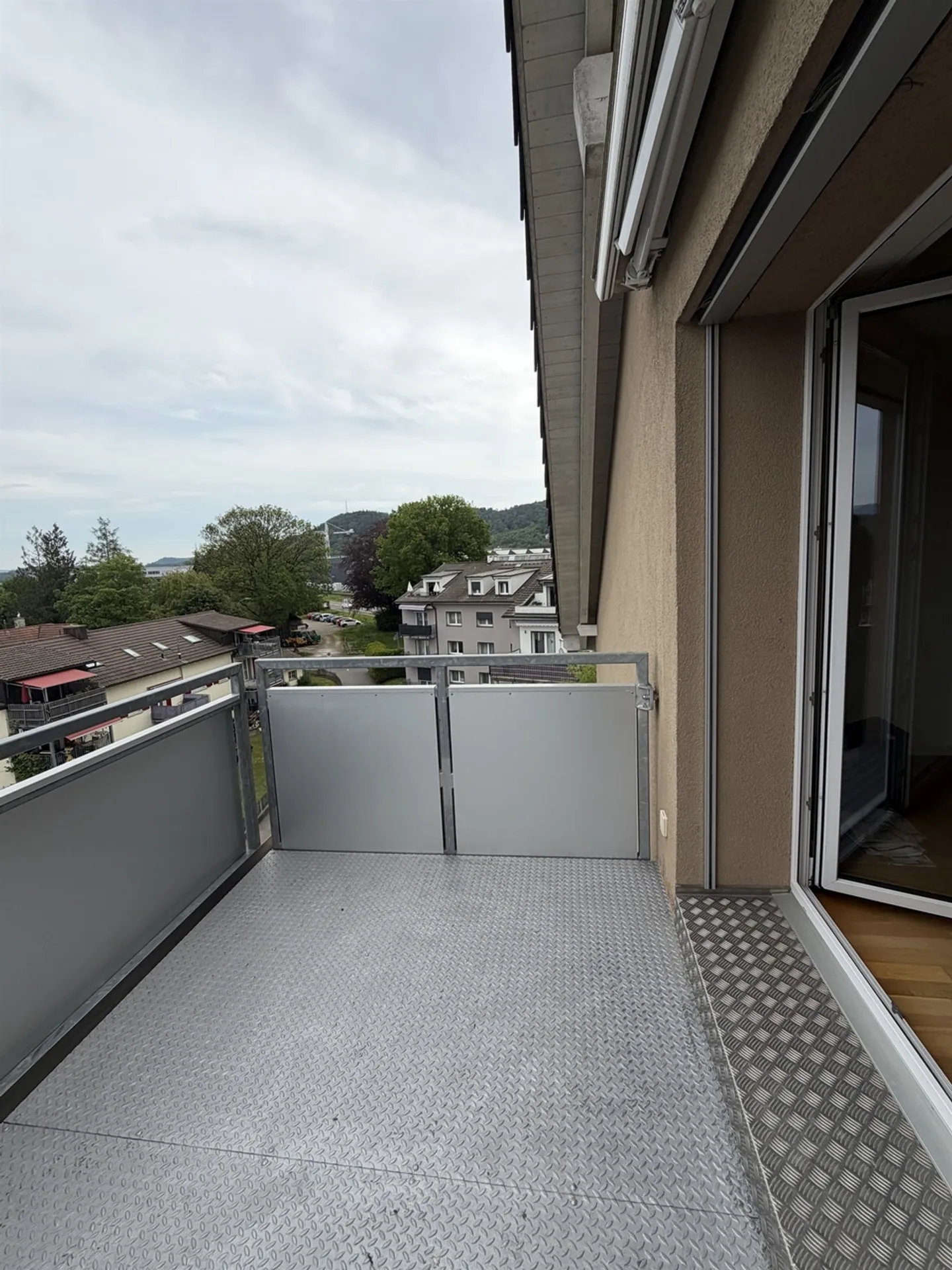 Appartamento attico elegante con charme in una posizione centrale cerca un nuovo inquilino! - Foto 7 di 8