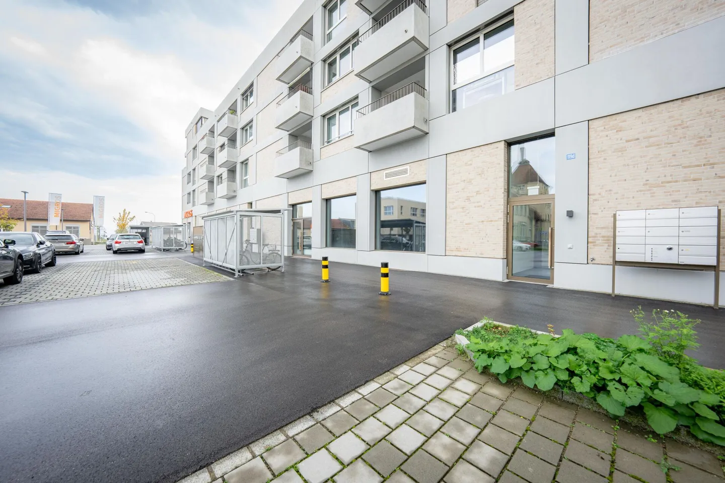 Spazio commerciale e di produzione attraente in affitto a Horn! - Foto 3 di 9