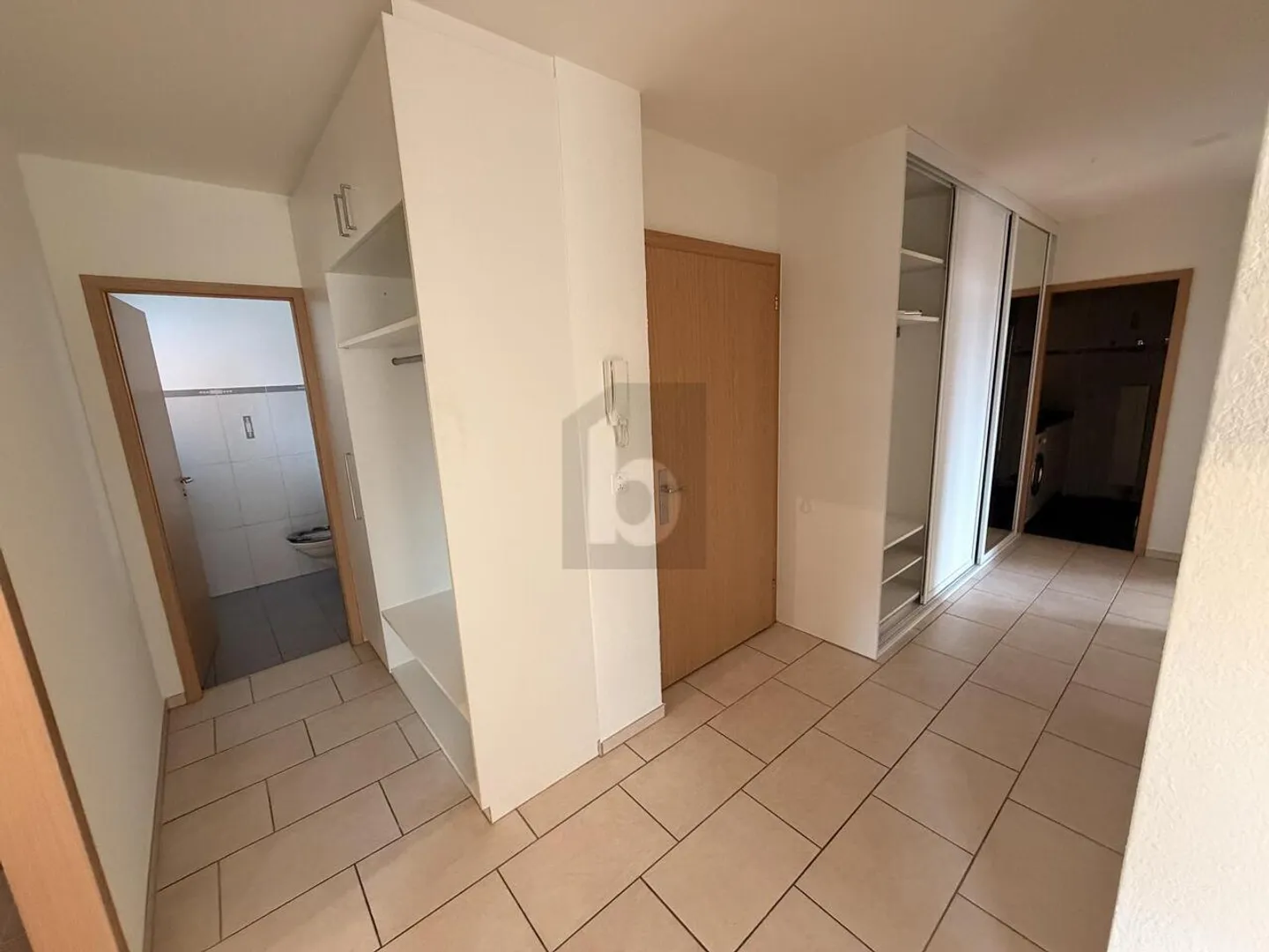 CENTRAL AND HIGH QUALITY - Photo 2 of 6