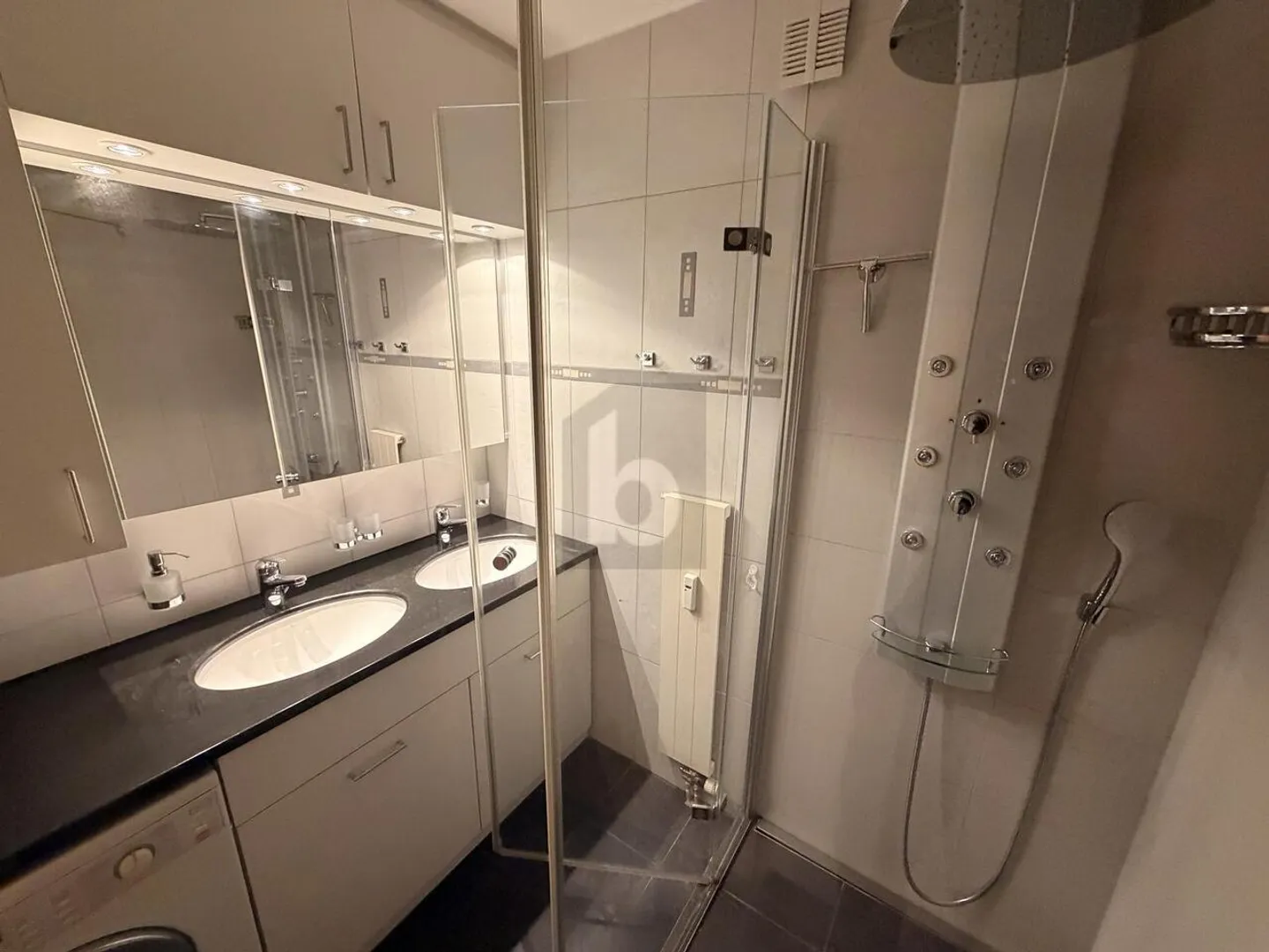 CENTRAL AND HIGH QUALITY - Photo 4 of 6