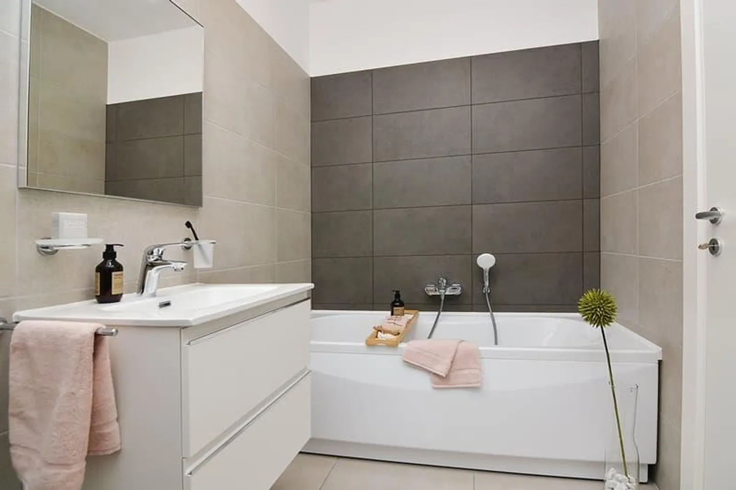 Appartement moderne de 3,5 pièces à Paradiso - Photo 9 sur 10